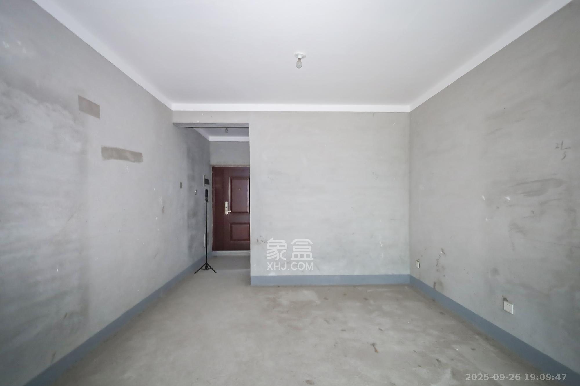 蓝光雍锦阁 3室2厅1卫 118.0万 蓝光雍锦阁 3室2厅1卫 118.0万客厅