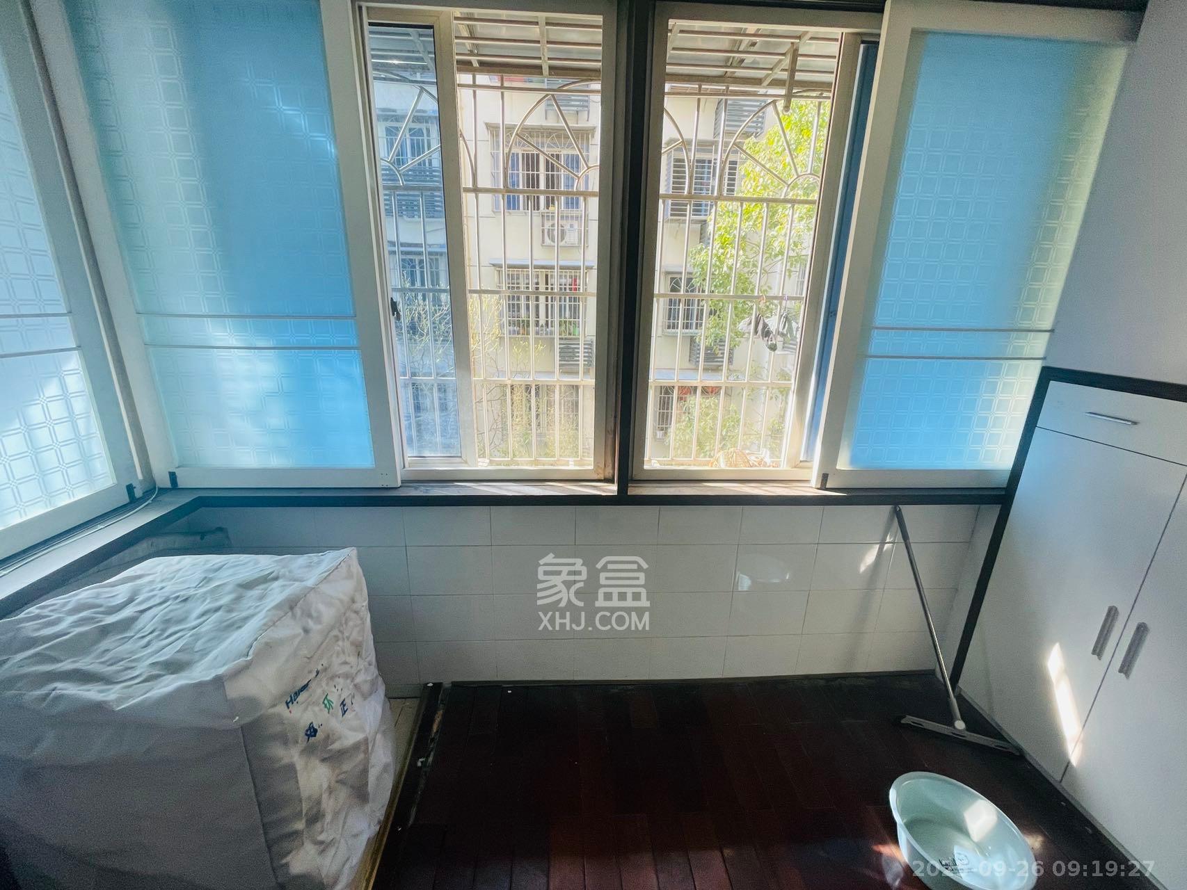 楚湘公寓 3室2厅1卫 2200.0元/月 楚湘公寓 3室2厅1卫 2200.0元/月室内图