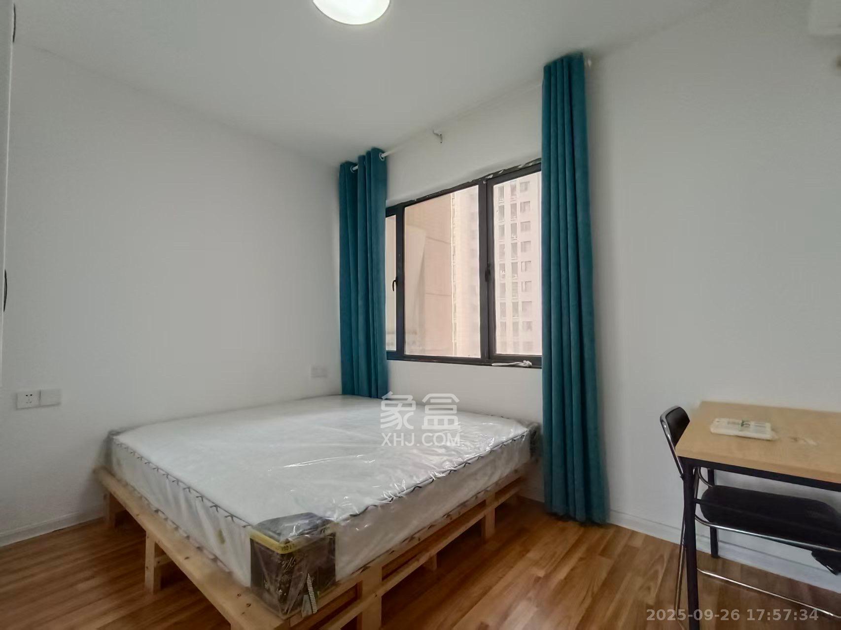 荣盛花语馨苑 4室2厅2卫 2800.0元/月 荣盛花语馨苑 4室2厅2卫 2800.0元/月室内图