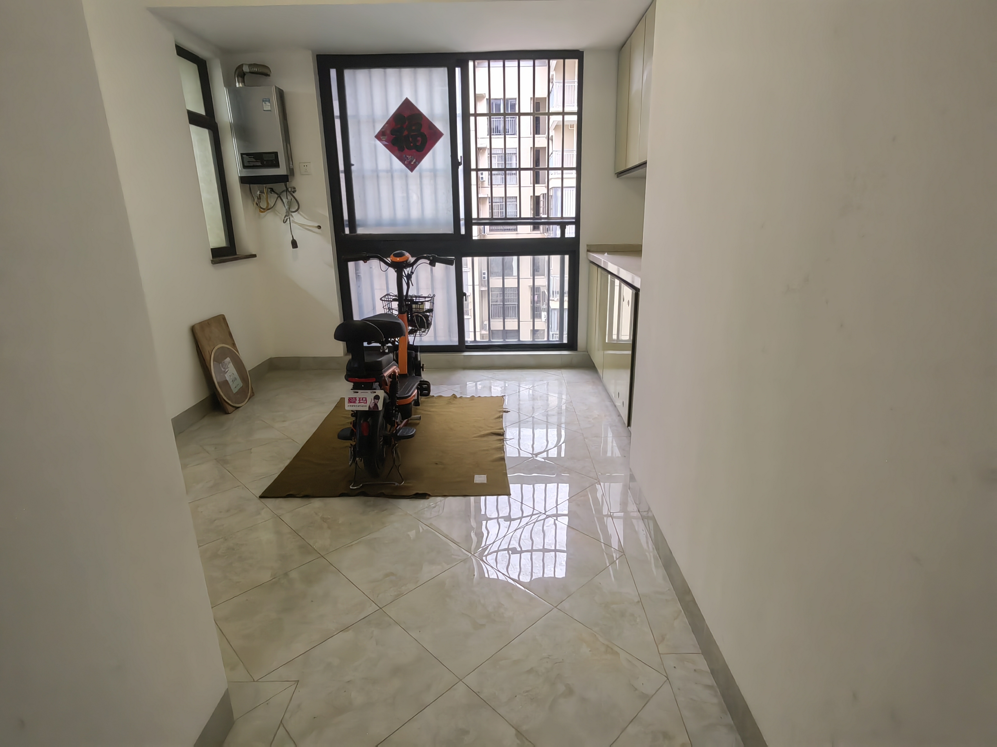 五源河公寓B区 3室2厅2卫 2200.0元/月 五源河公寓B区 3室2厅2卫 2200.0元/月室内图