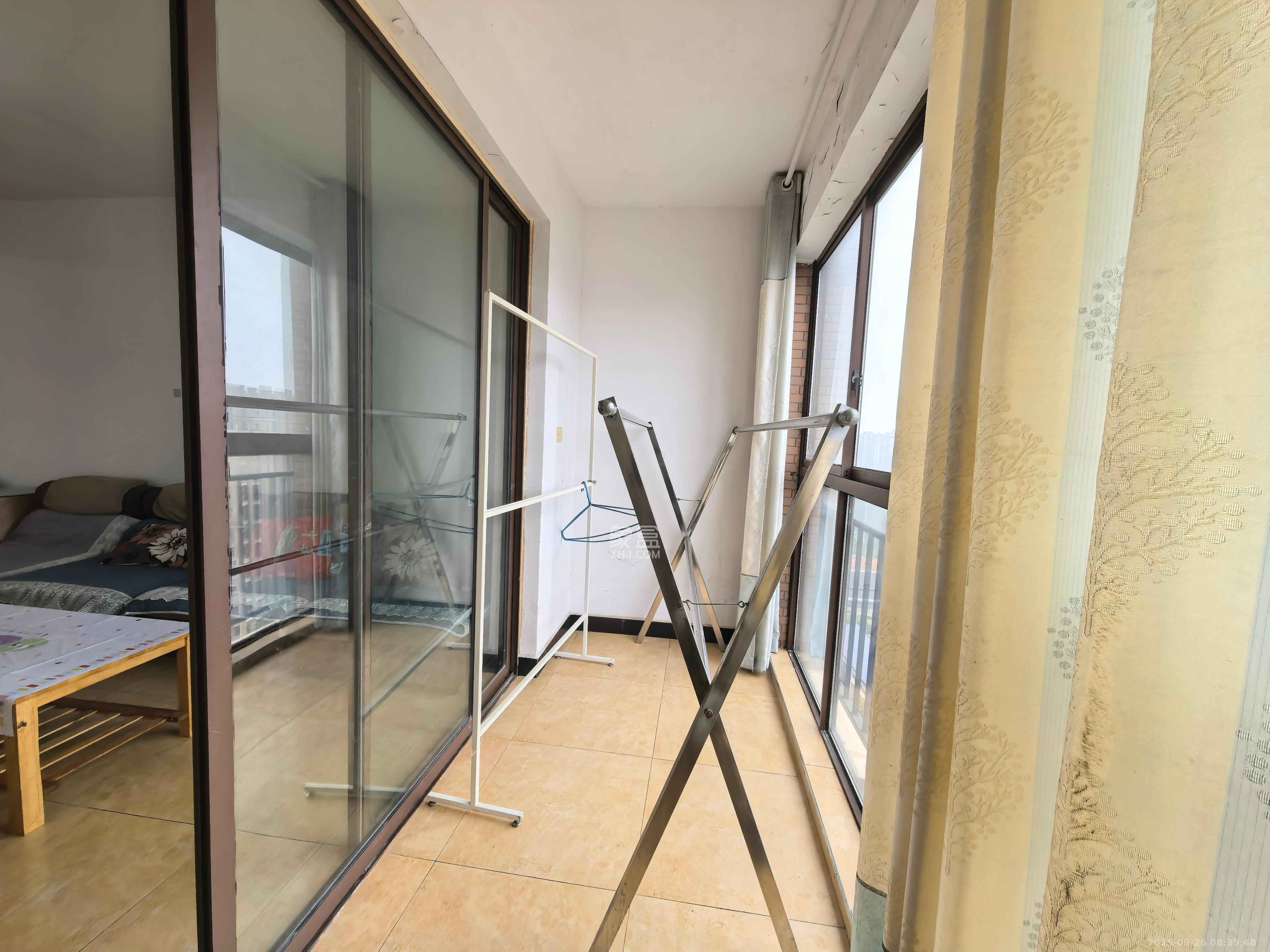 水岸世景 1室2厅1卫 1600.0元/月 水岸世景 1室2厅1卫 1600.0元/月室内图