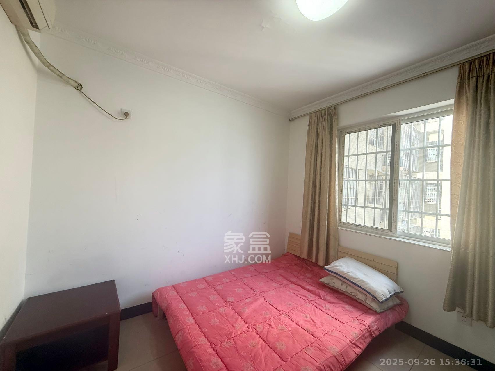 星城新宇莲景苑 1室2厅1卫 1800.00元/月 星城新宇莲景苑 1室2厅1卫 1800.00元/月室内图