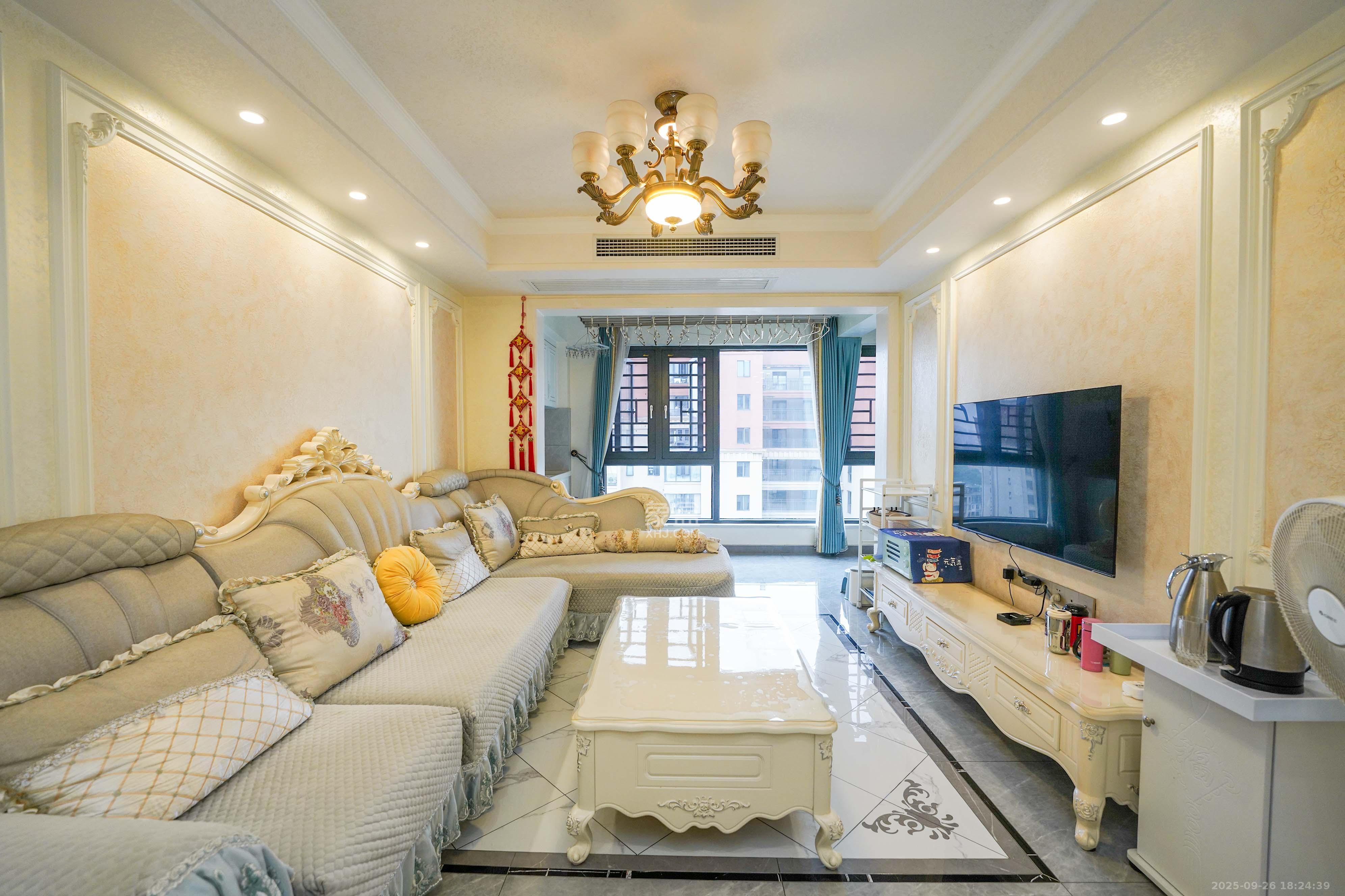 五矿万境蓝山  3室2厅2卫    110.0万客厅