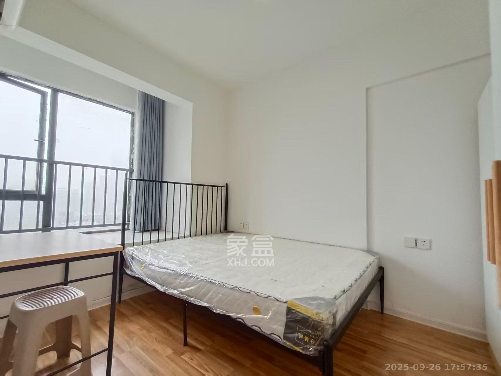 荣盛花语馨苑 4室2厅2卫 2800.0元/月 荣盛花语馨苑 4室2厅2卫 2800.0元/月室内图