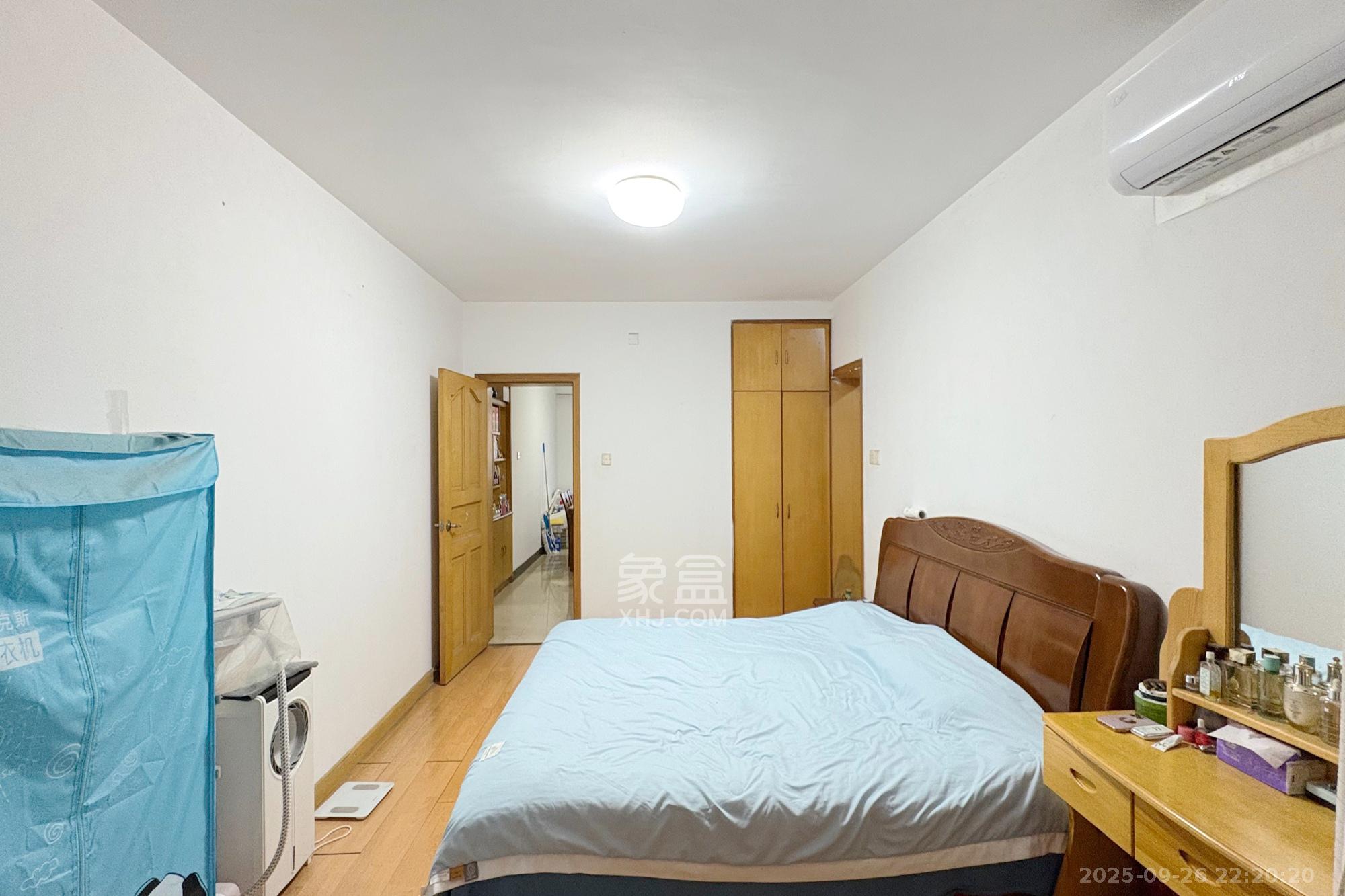 南明苑西区 3室2厅2卫 82.0万 南明苑西区 3室2厅2卫 82.0万卧室