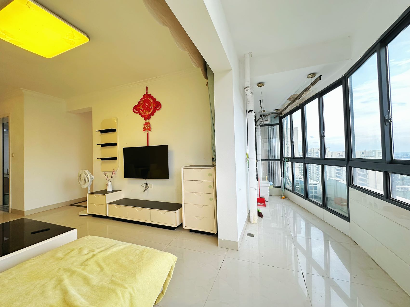 新城吾悦广场 1室0厅0卫 2700.0元/月 新城吾悦广场 1室0厅0卫 2700.0元/月室内图