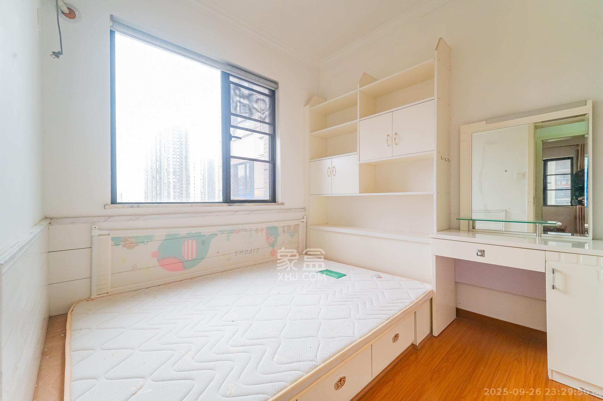 印山蓝色海岸 2室2厅1卫 52.0万 印山蓝色海岸 2室2厅1卫 52.0万卧室