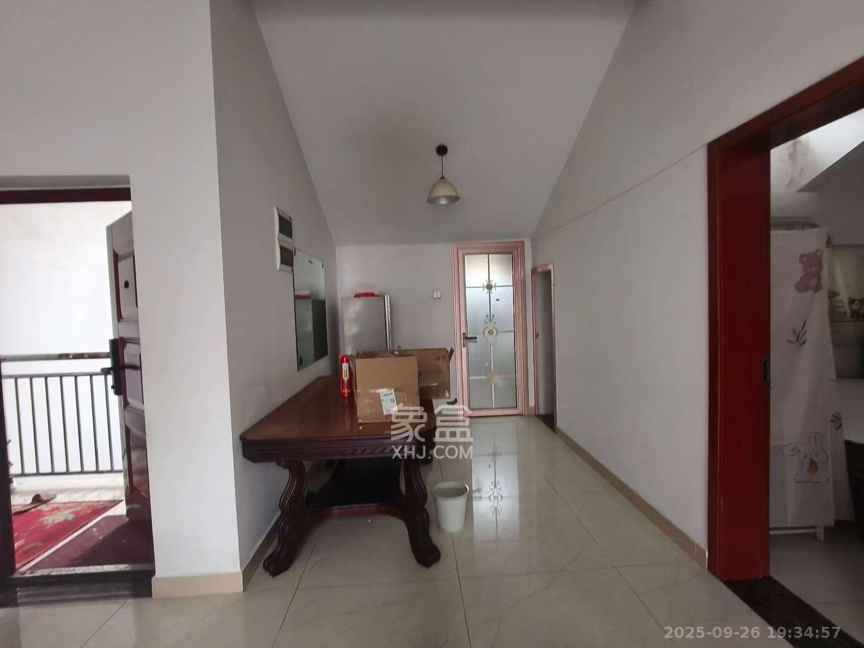 高桥社区高福星小区 2室1厅1卫 1500.0元/月 高桥社区高福星小区 2室1厅1卫 1500.0元/月室内图