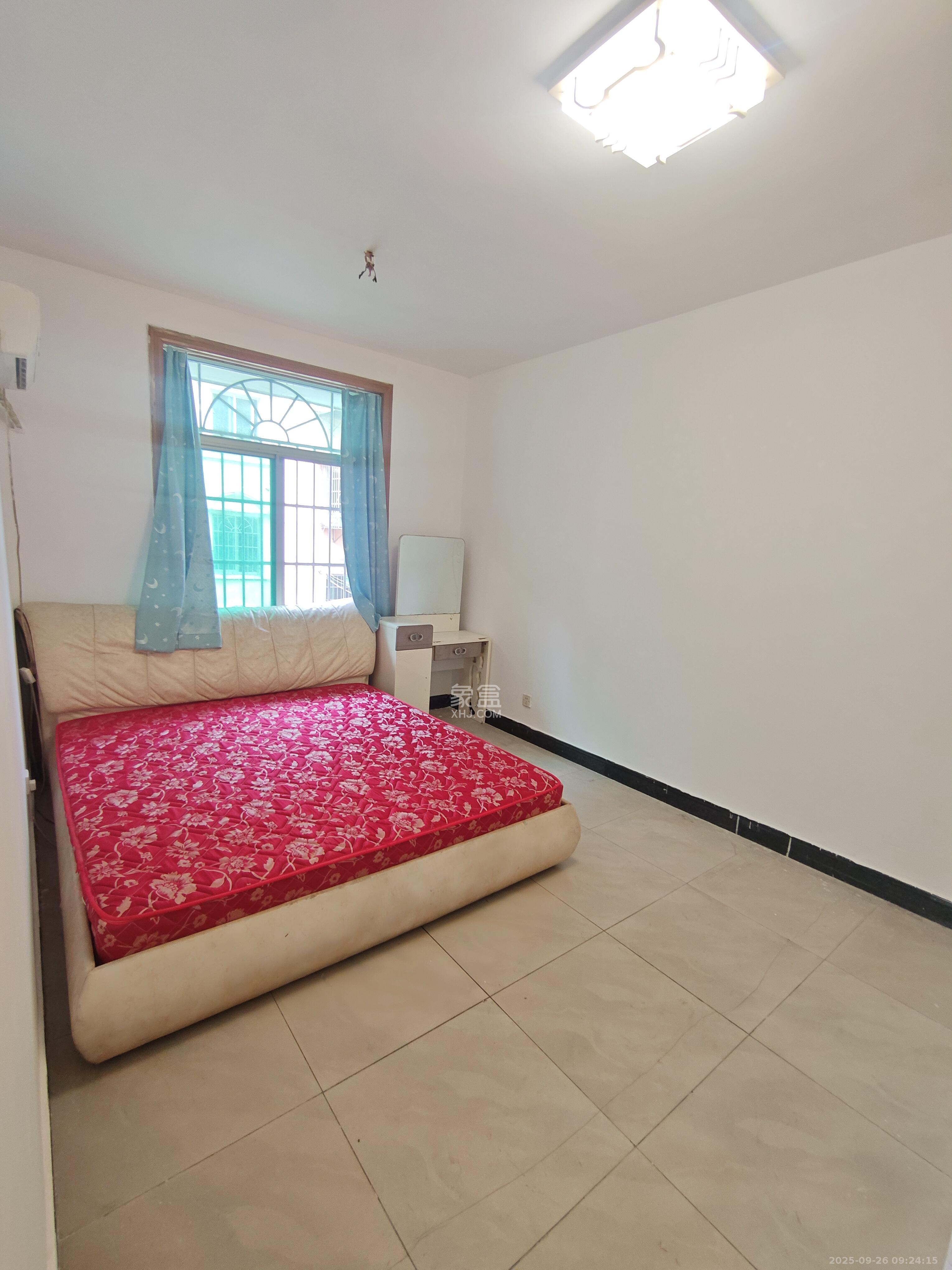 马王堆陶瓷城新合区  3室1厅1卫    1900.0元/月室内图