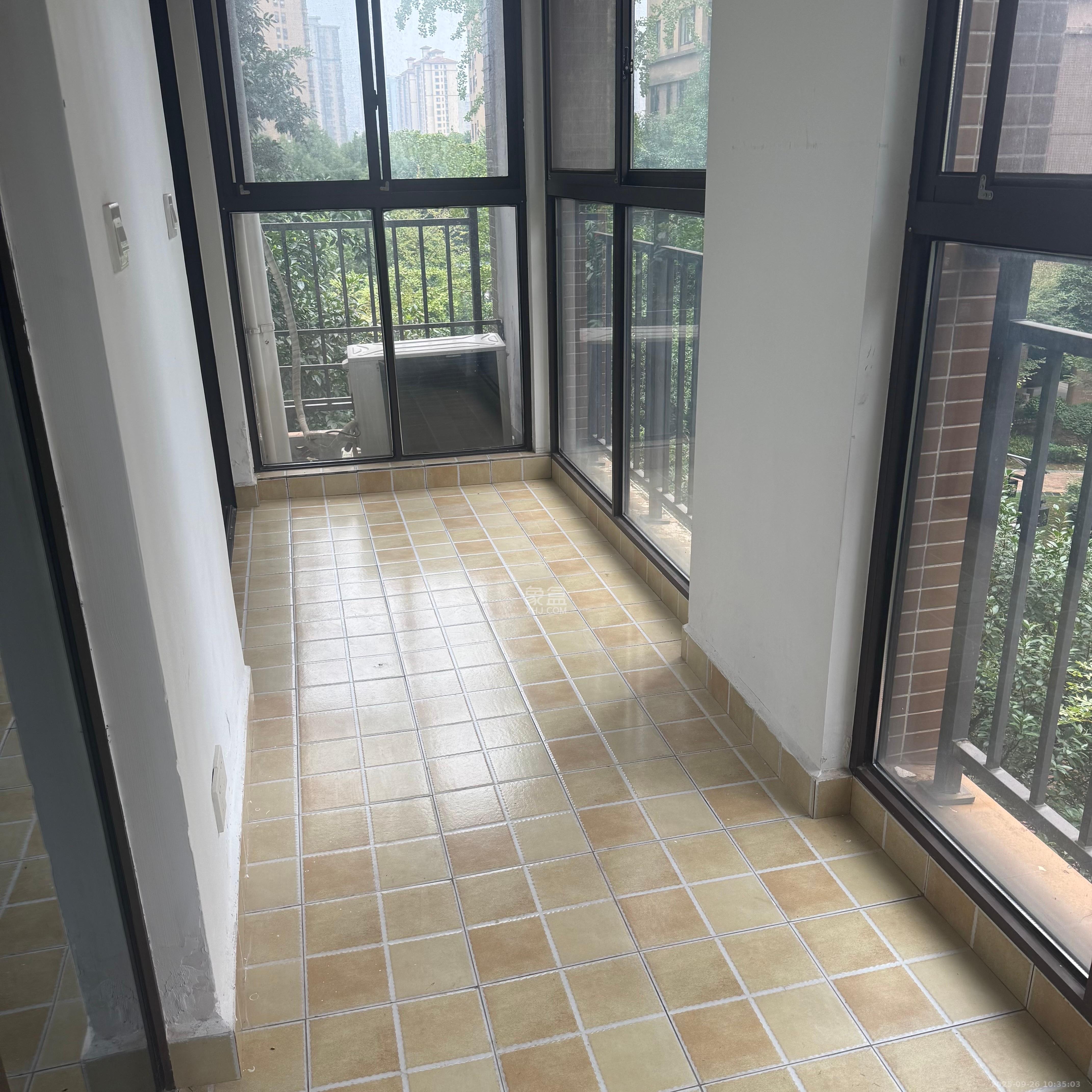 德润小区（丰升德润小区）  3室2厅2卫    2300.0元/月室内图