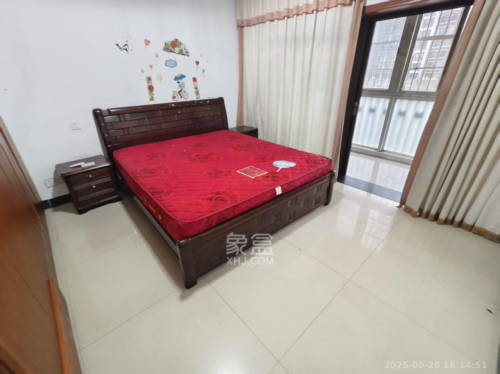 莲湖汽配城  3室2厅1卫    1800.0元/月室内图