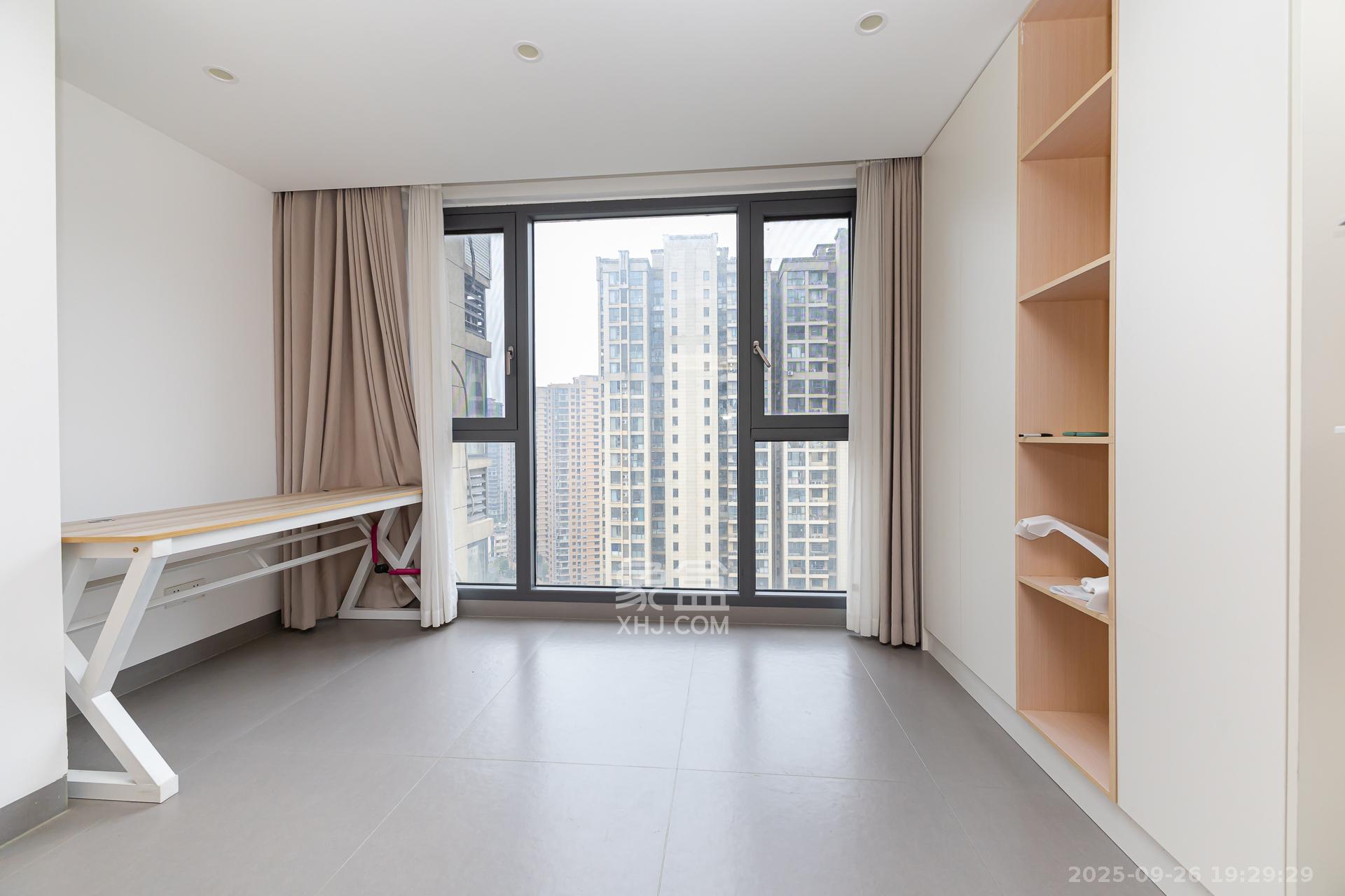 明发阅江悦府  4室2厅2卫    106.8万 明发阅江悦府  4室2厅2卫    106.8万阳台