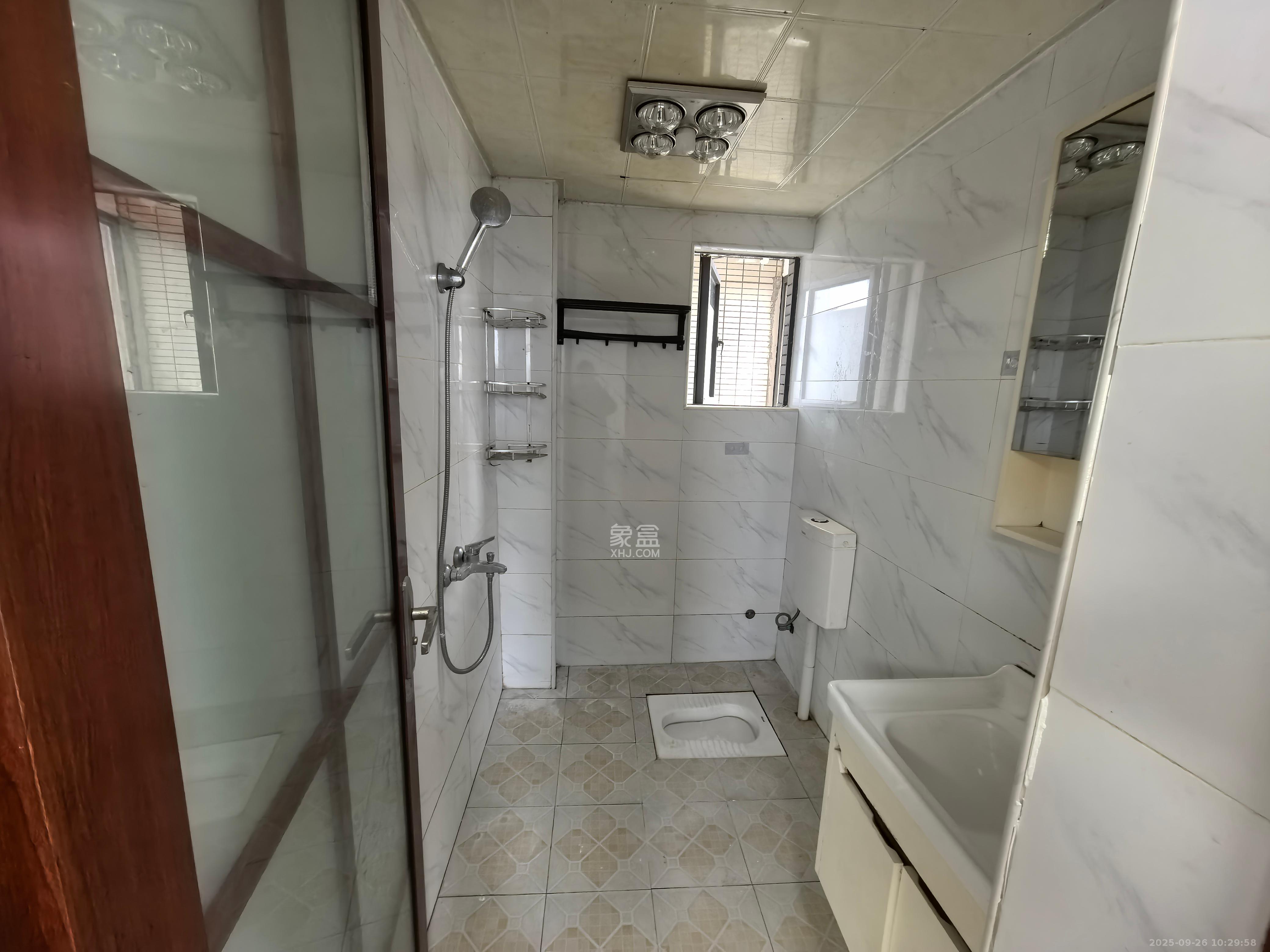 中信城市广场(中信新城一期) 2室2厅1卫 1800.0元/月 中信城市广场(中信新城一期) 2室2厅1卫 1800.0元/月室内图