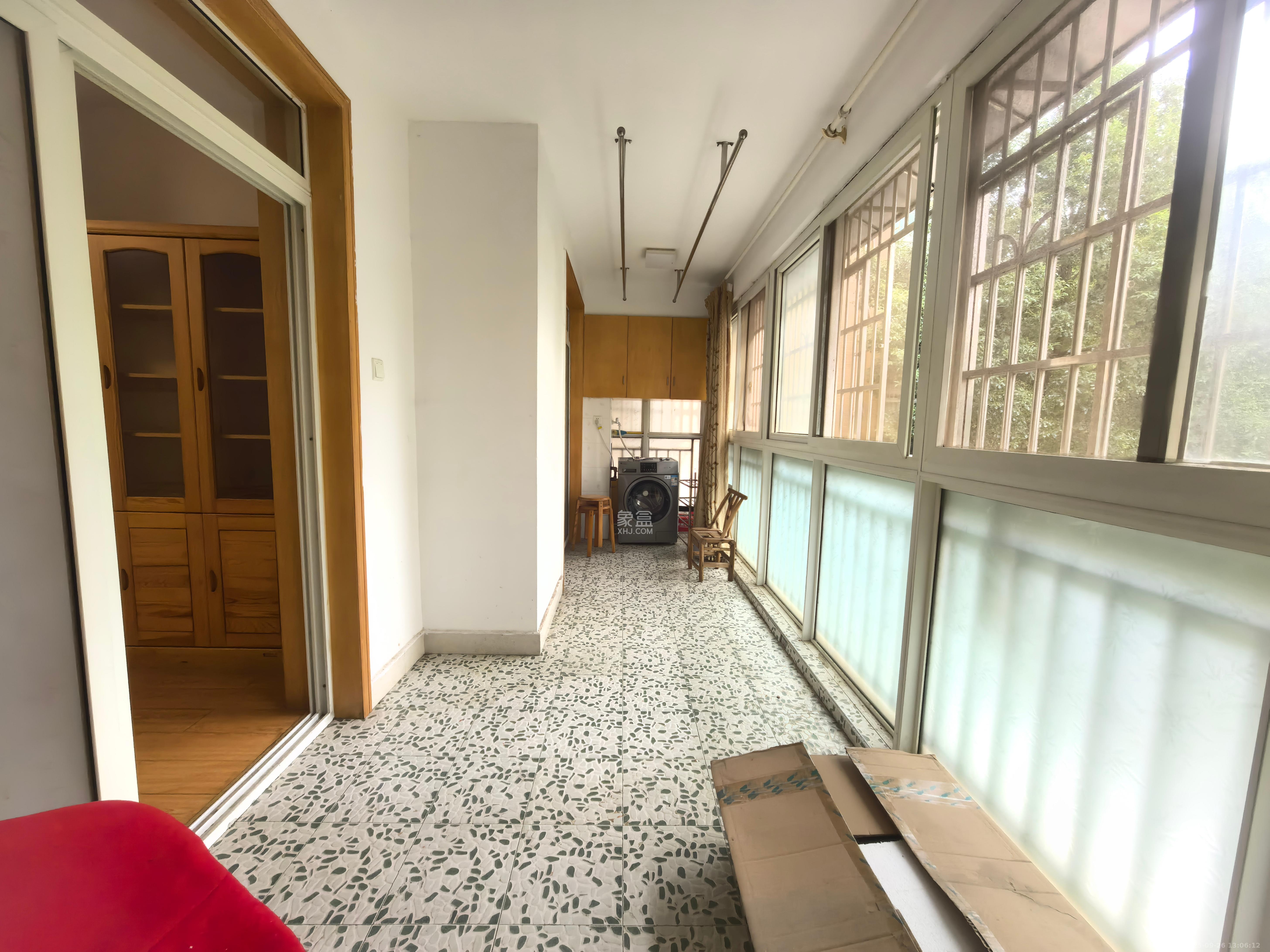 新诚小区 2室2厅1卫 1800.0元/月 新诚小区 2室2厅1卫 1800.0元/月室内图