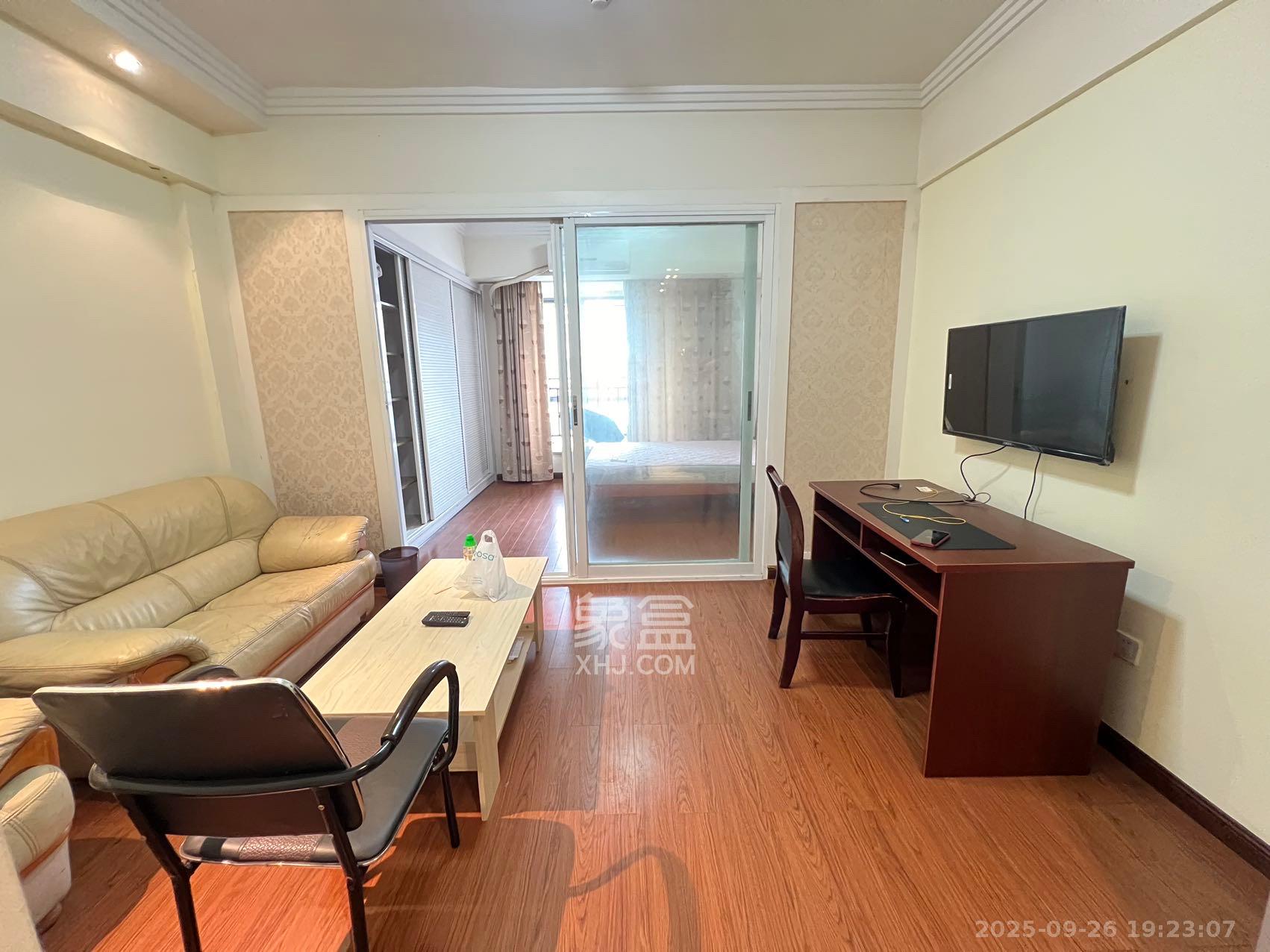 西子一间 1室1厅1卫 1700.0元/月 西子一间 1室1厅1卫 1700.0元/月室内图