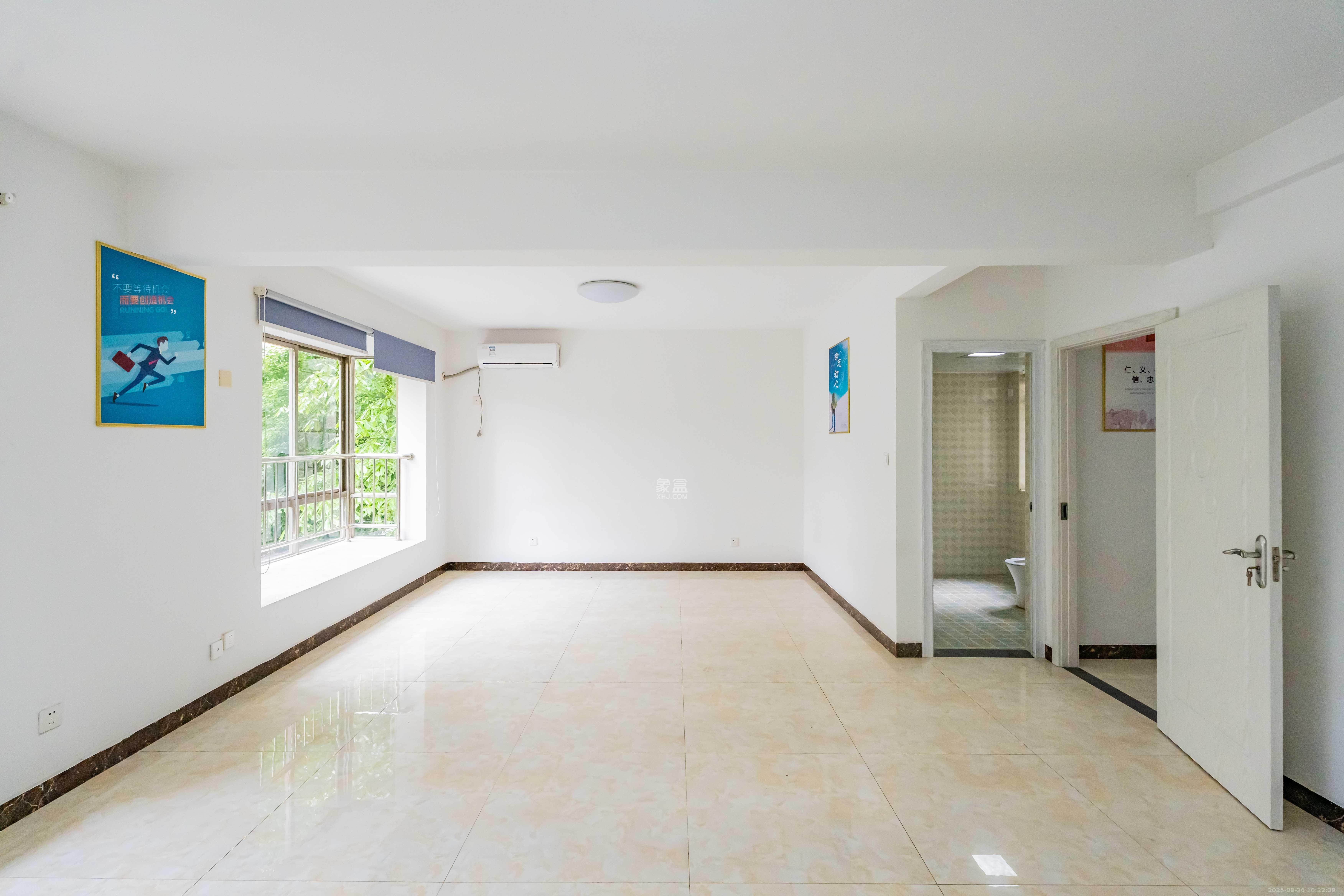 金色比华利  4室2厅1卫    2600.0元/月室内图