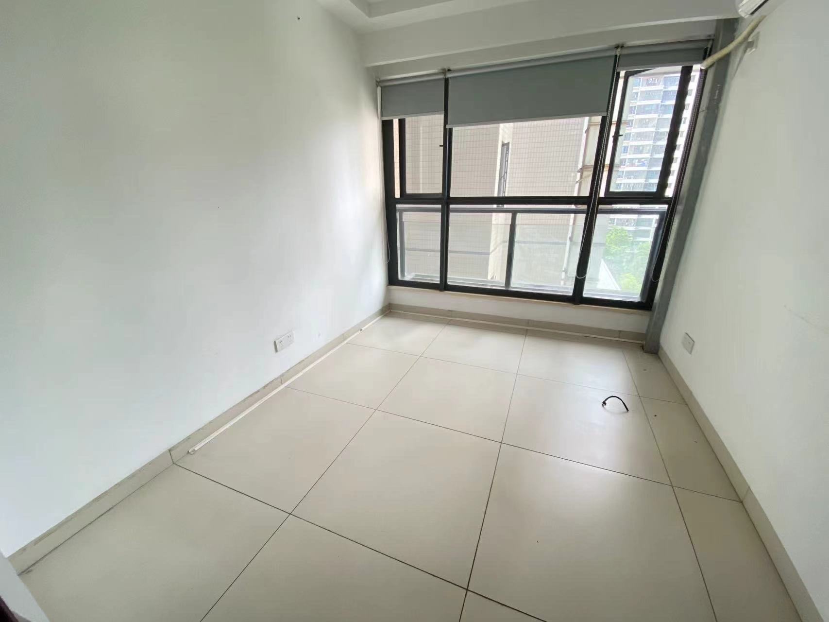 和信广场 3室2厅2卫 4000.0元/月 和信广场 3室2厅2卫 4000.0元/月室内图