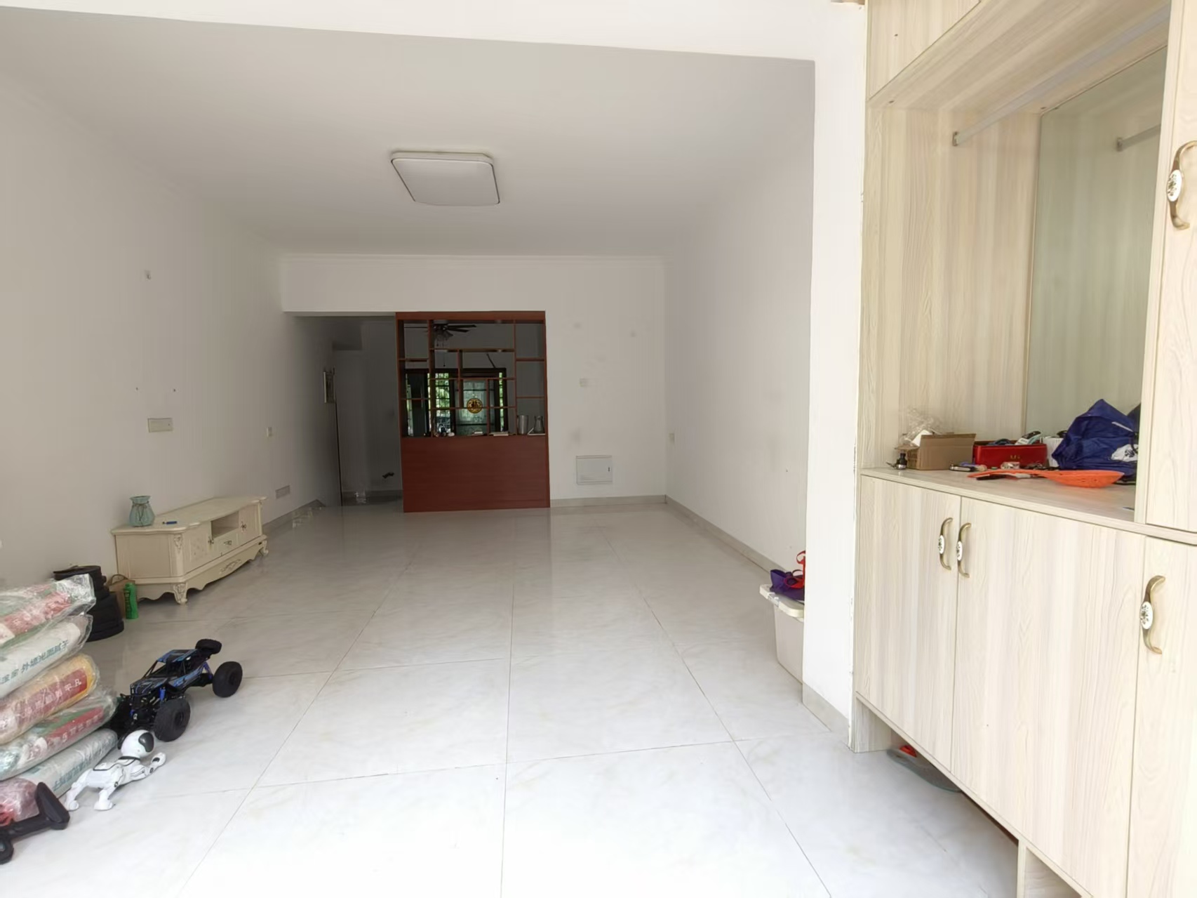 观澜公寓 2室2厅2卫 2700.0元/月 观澜公寓 2室2厅2卫 2700.0元/月户型图