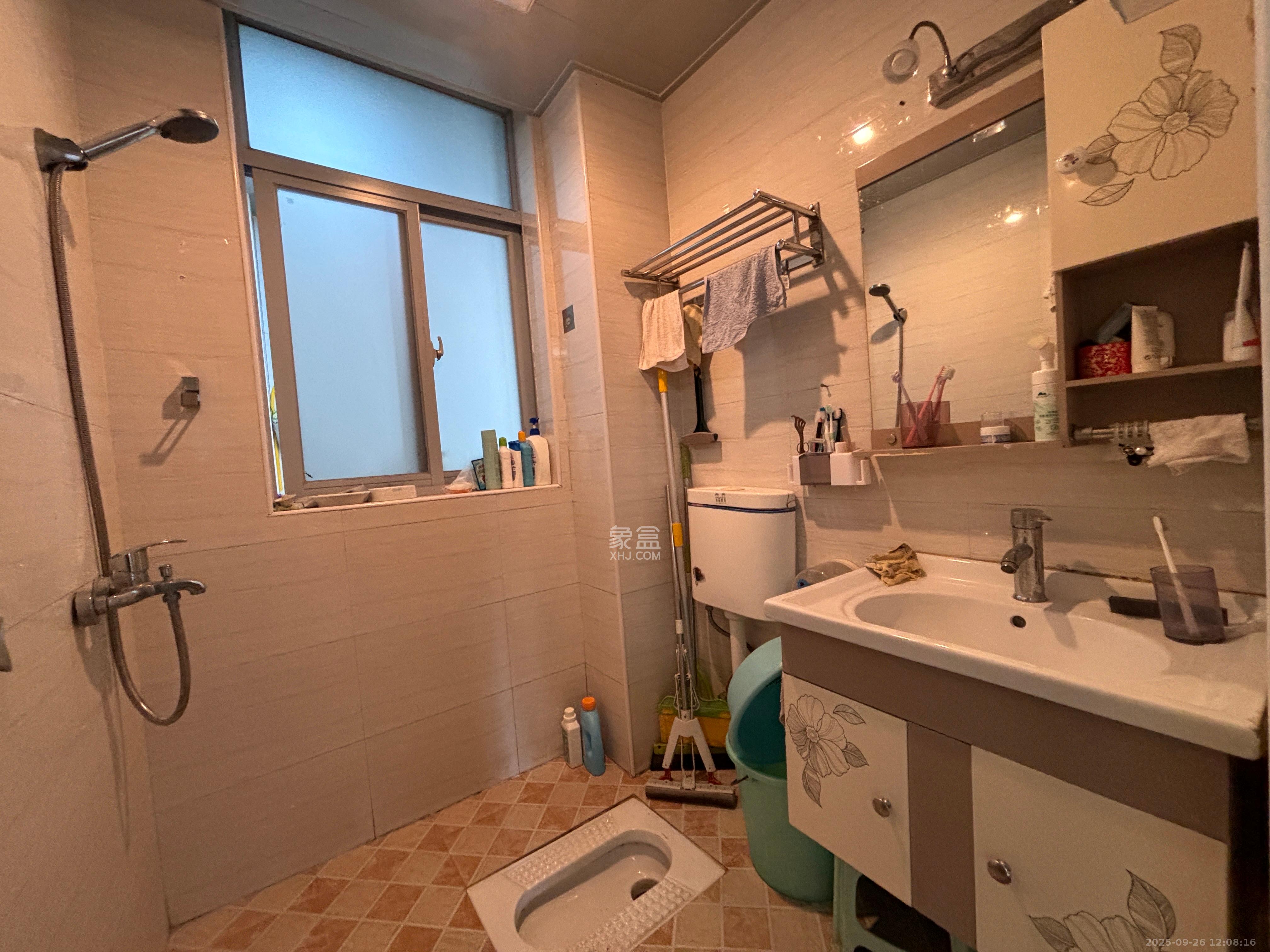 天天向上  3室2厅1卫    2300.0元/月室内图