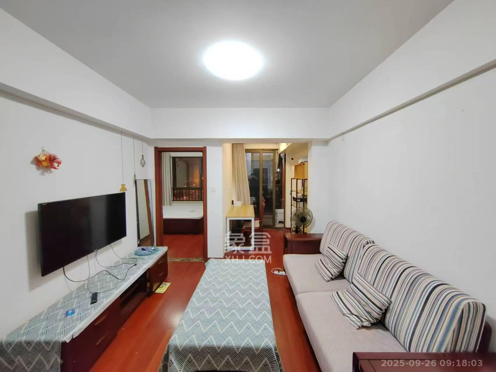 绿地公馆(绿地名邸) 1室1厅1卫 1600.0元/月 绿地公馆(绿地名邸) 1室1厅1卫 1600.0元/月室内图