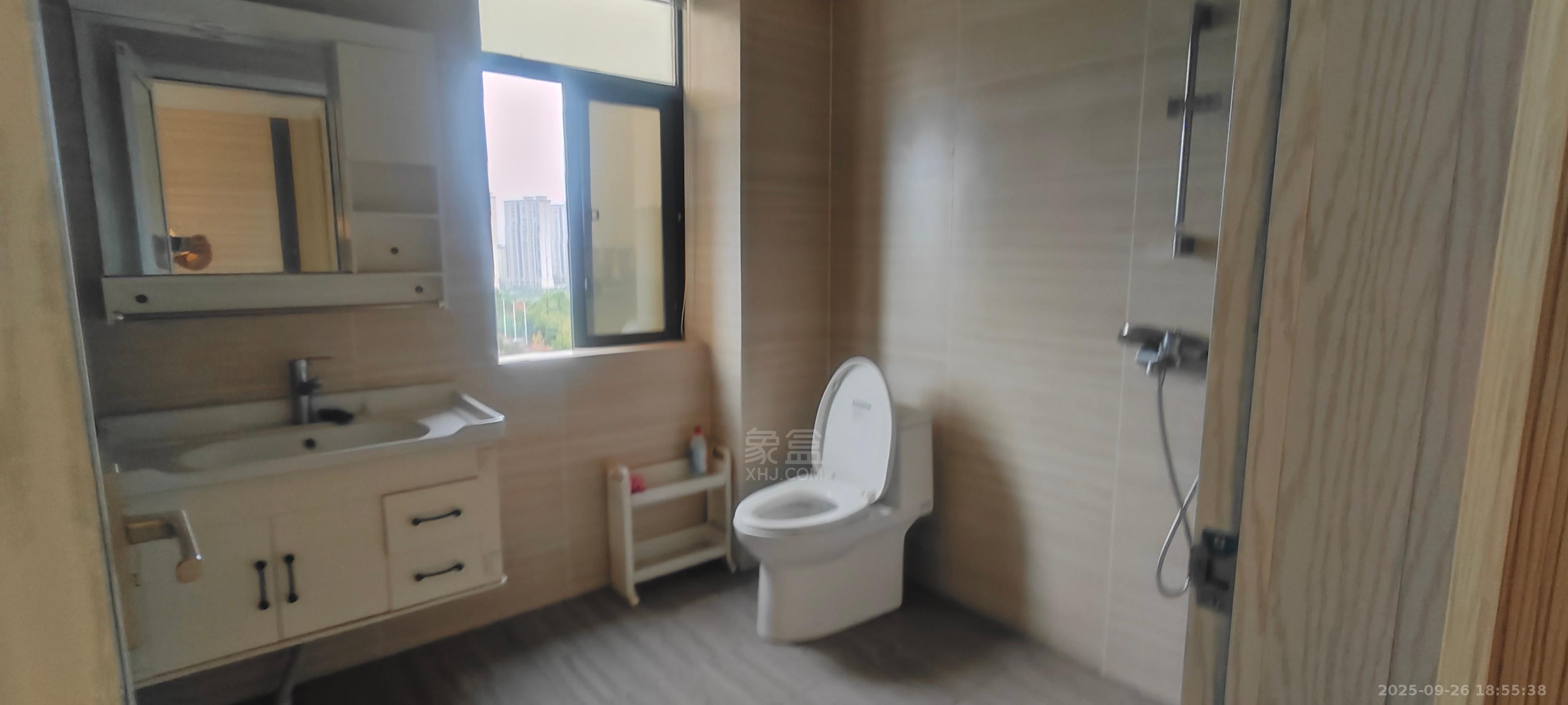 武广国际学苑  3室2厅2卫    2300.0元/月室内图