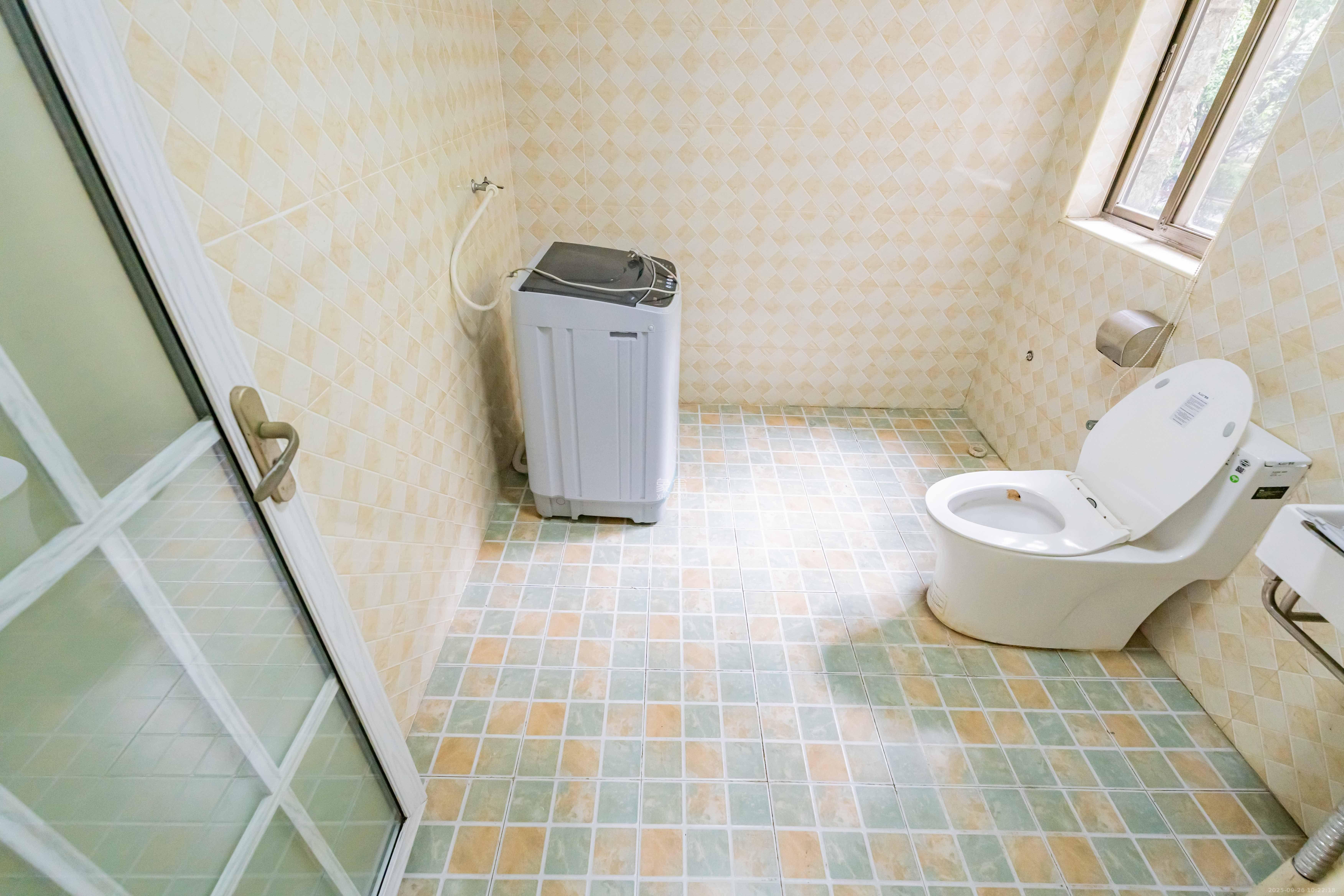 金色比华利  4室2厅1卫    2600.0元/月室内图