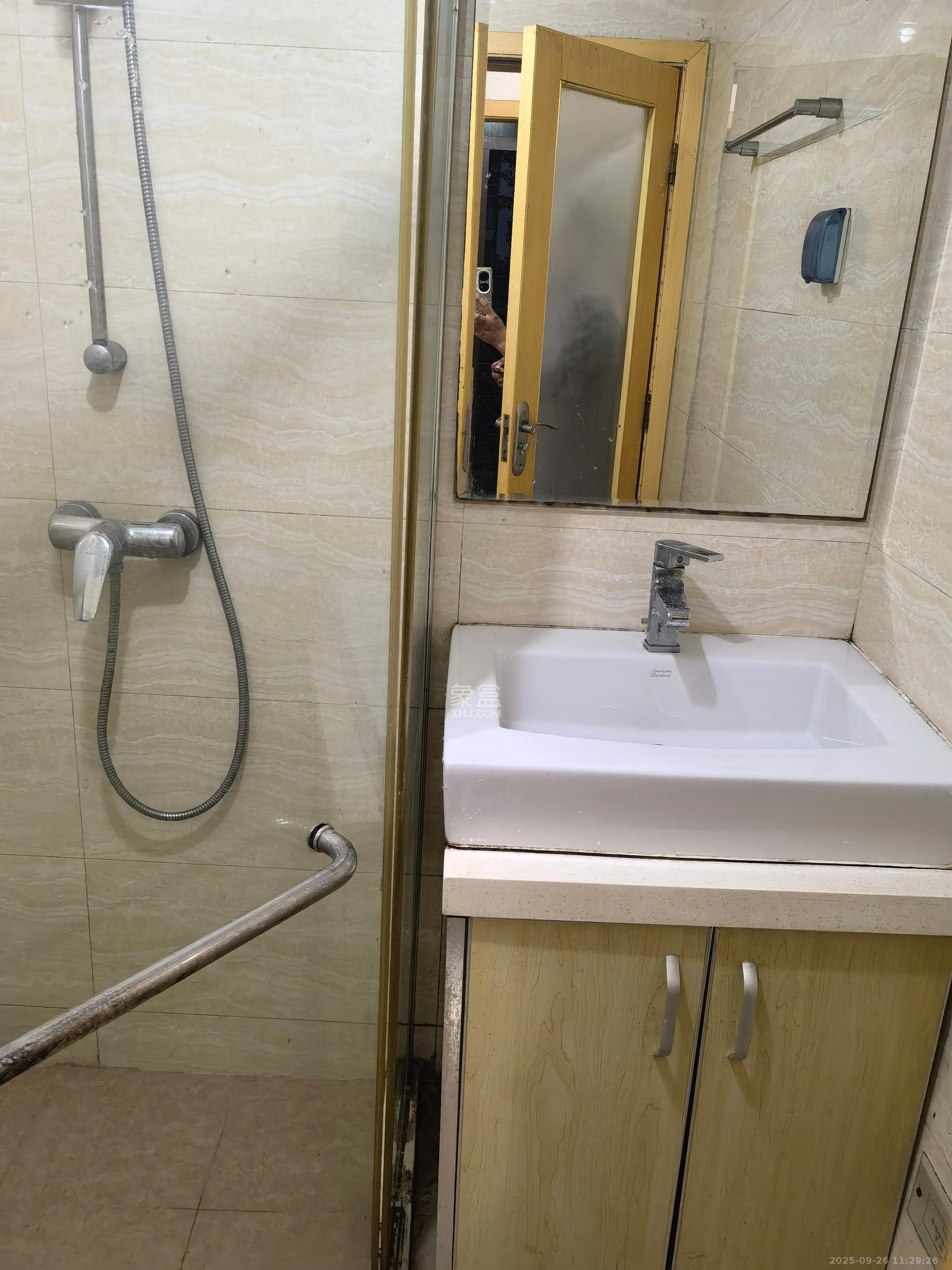 旭辉藏郡（藏郡、旭湘华府)  1室1厅1卫    1300.0元/月室内图