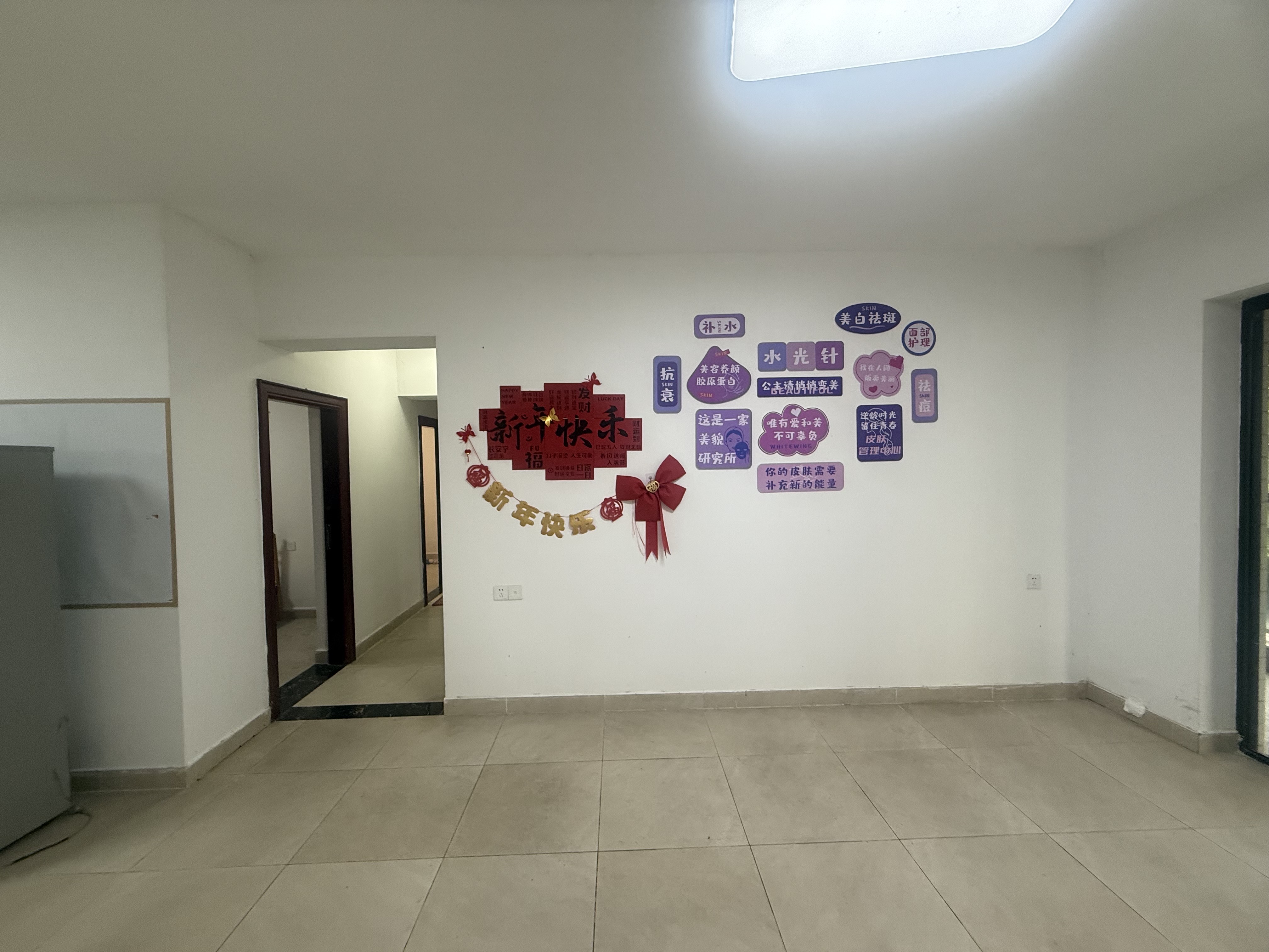 和信广场 3室2厅1卫 2500.0元/月 和信广场 3室2厅1卫 2500.0元/月室内图