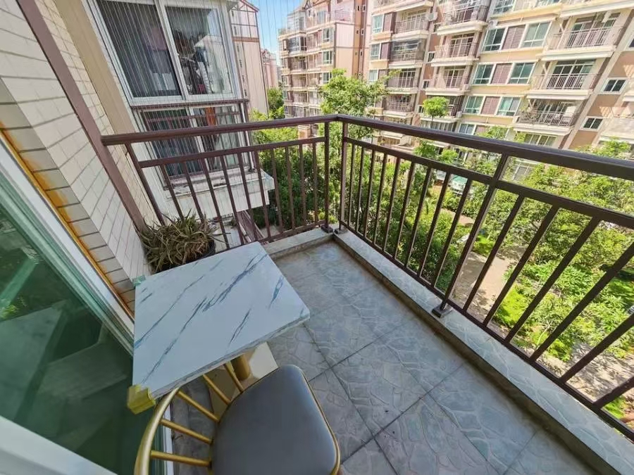 天上人间  3室2厅2卫    145.65万