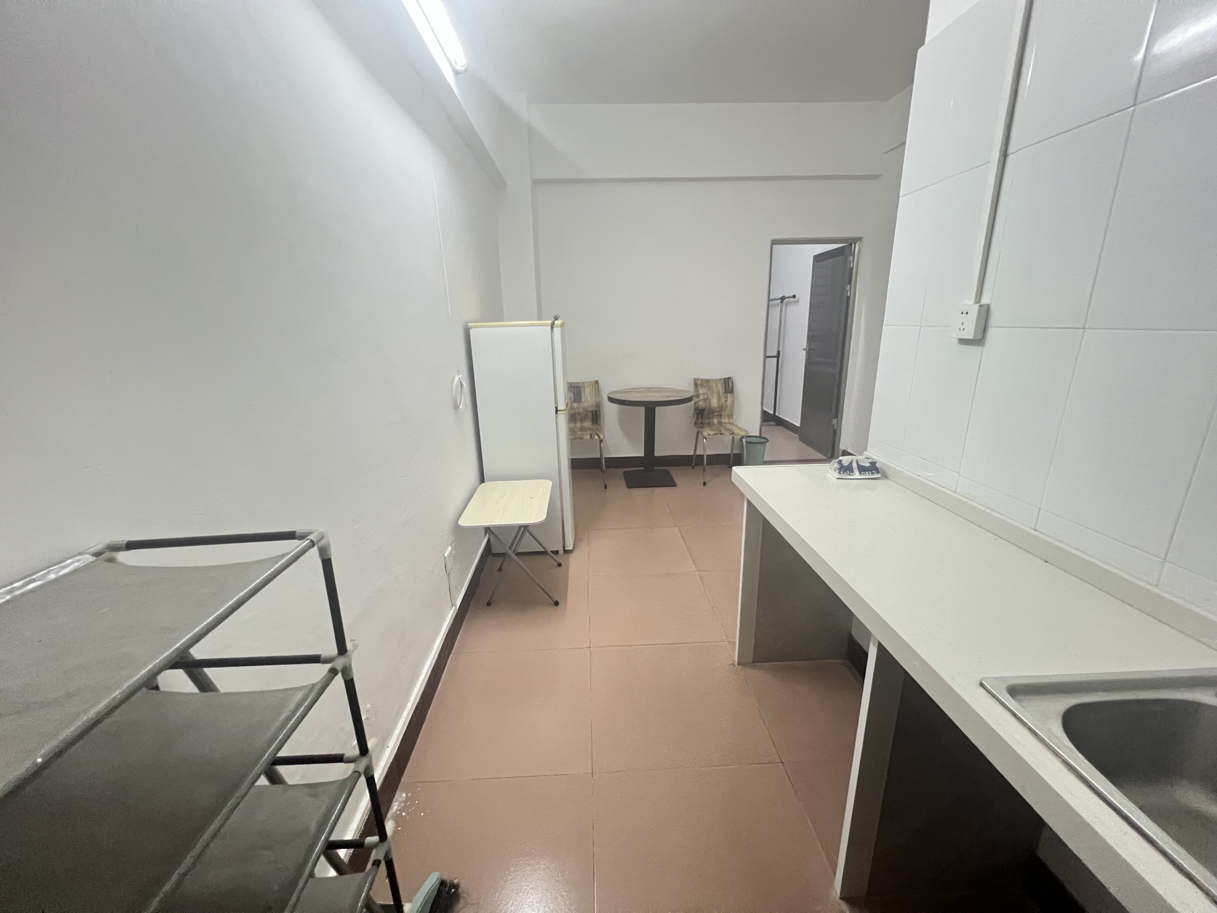 华昌大厦 1室1厅1卫 1500.0元/月 华昌大厦 1室1厅1卫 1500.0元/月室内图