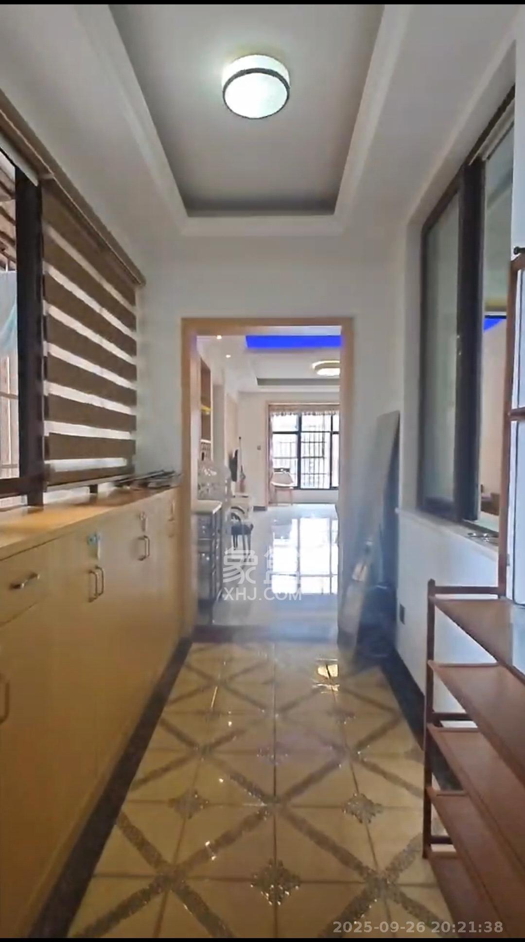 东方航标  2室2厅1卫    1600.0元/月室内图