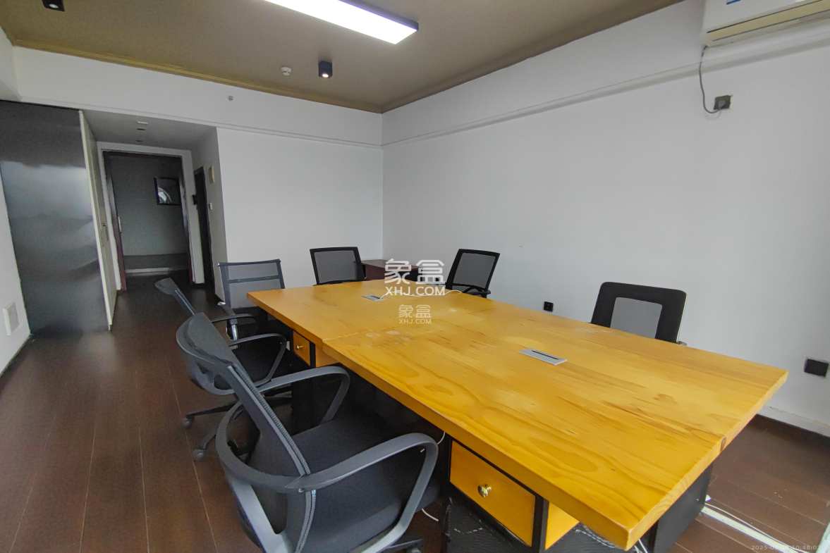 京武浪琴山一、二期 1室2厅2卫 2000.0元/月 京武浪琴山一、二期 1室2厅2卫 2000.0元/月室内图