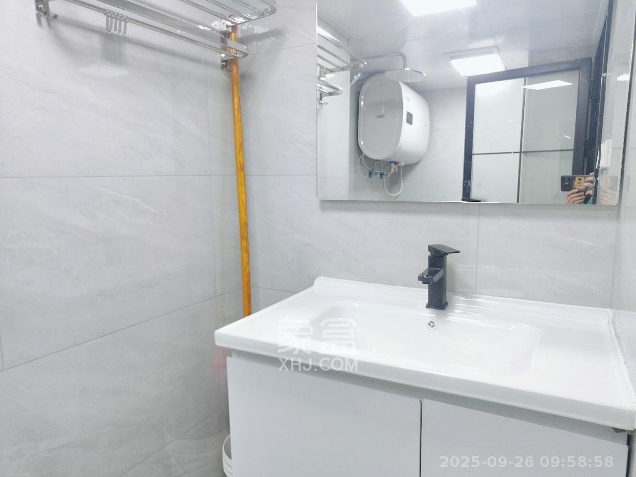 北辰时光里  2室1厅1卫    1900.0元/月室内图