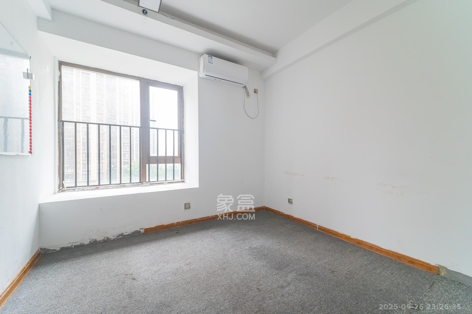 华润凤凰城三期 3室2厅2卫 95.0万 华润凤凰城三期 3室2厅2卫 95.0万其他