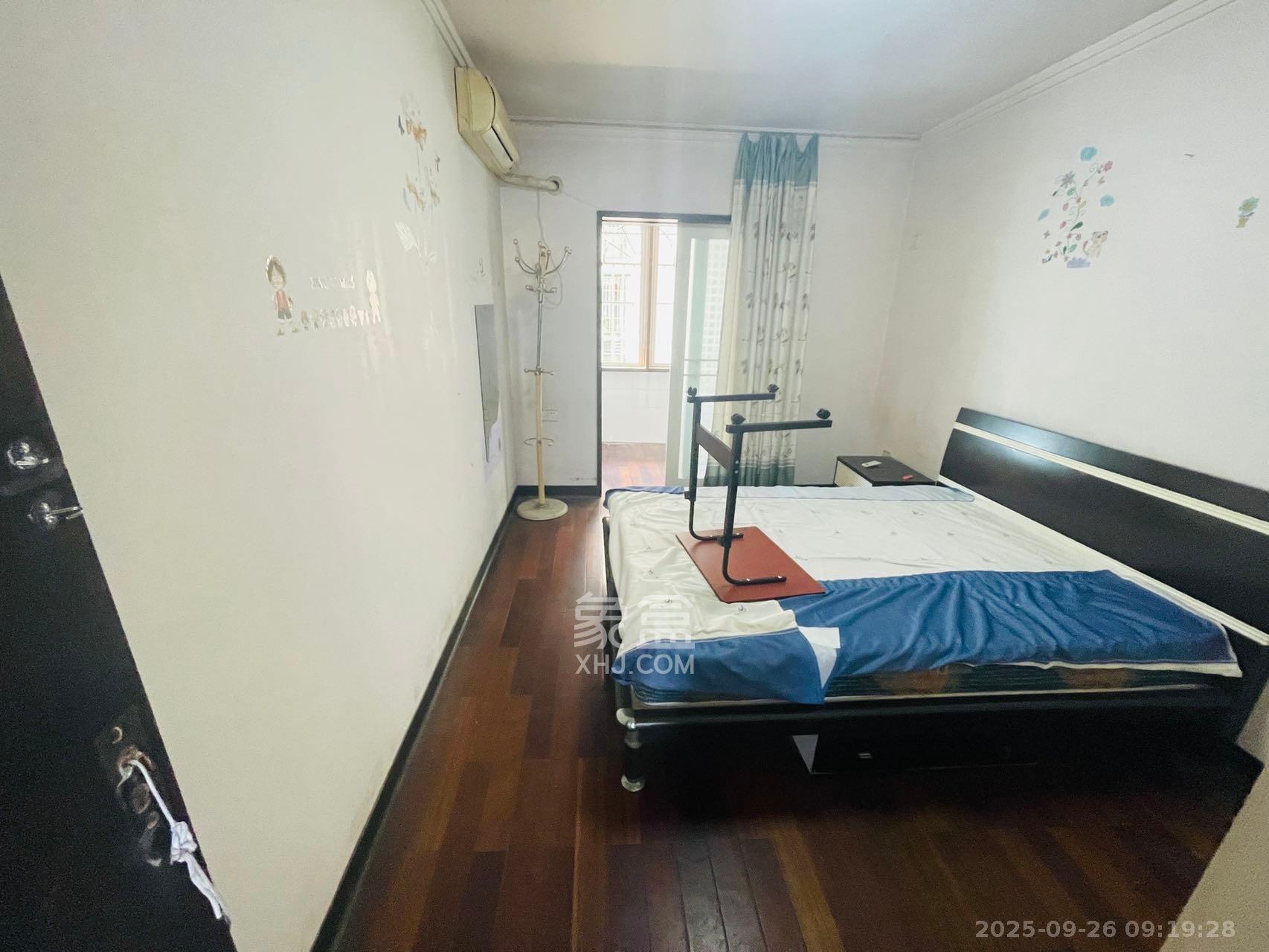 楚湘公寓 3室2厅1卫 2200.0元/月 楚湘公寓 3室2厅1卫 2200.0元/月室内图