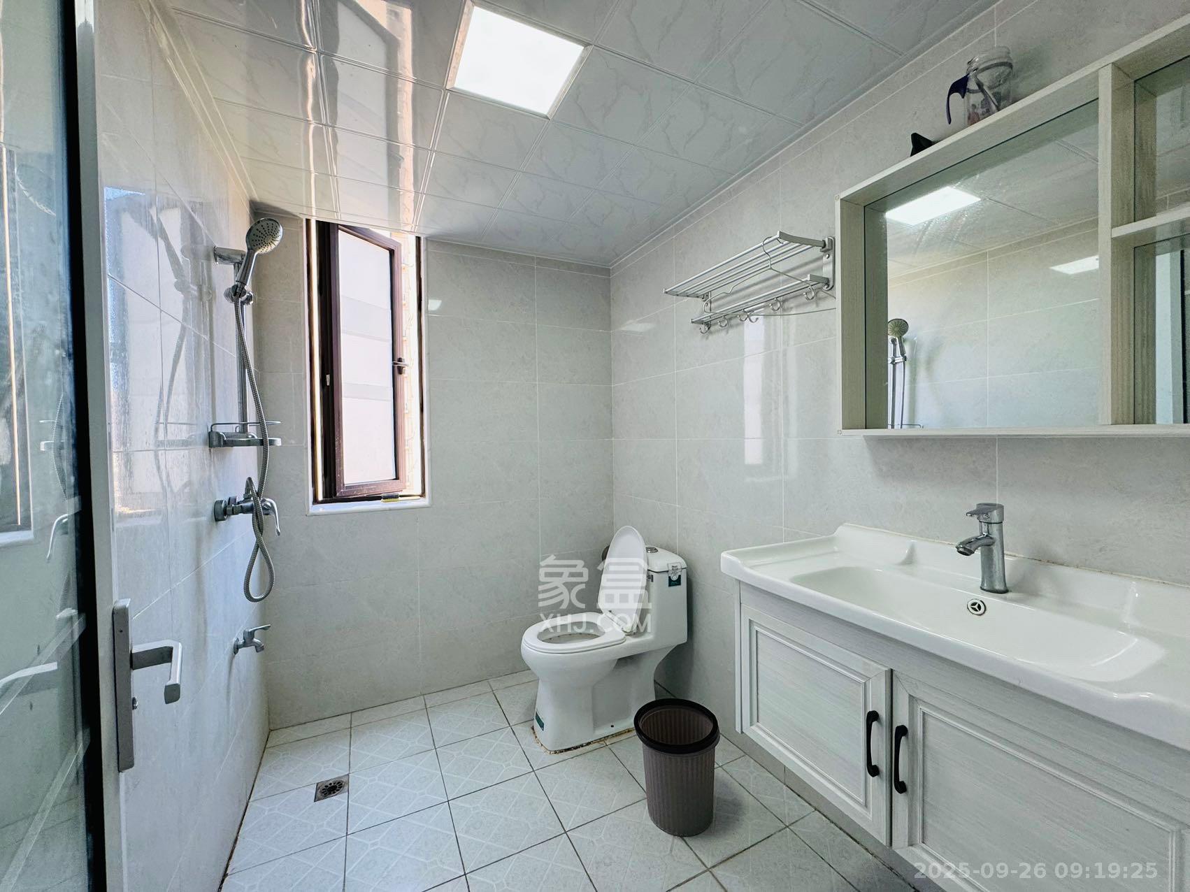 中铁西江悦一期 3室2厅2卫 3000.0元/月 中铁西江悦一期 3室2厅2卫 3000.0元/月室内图