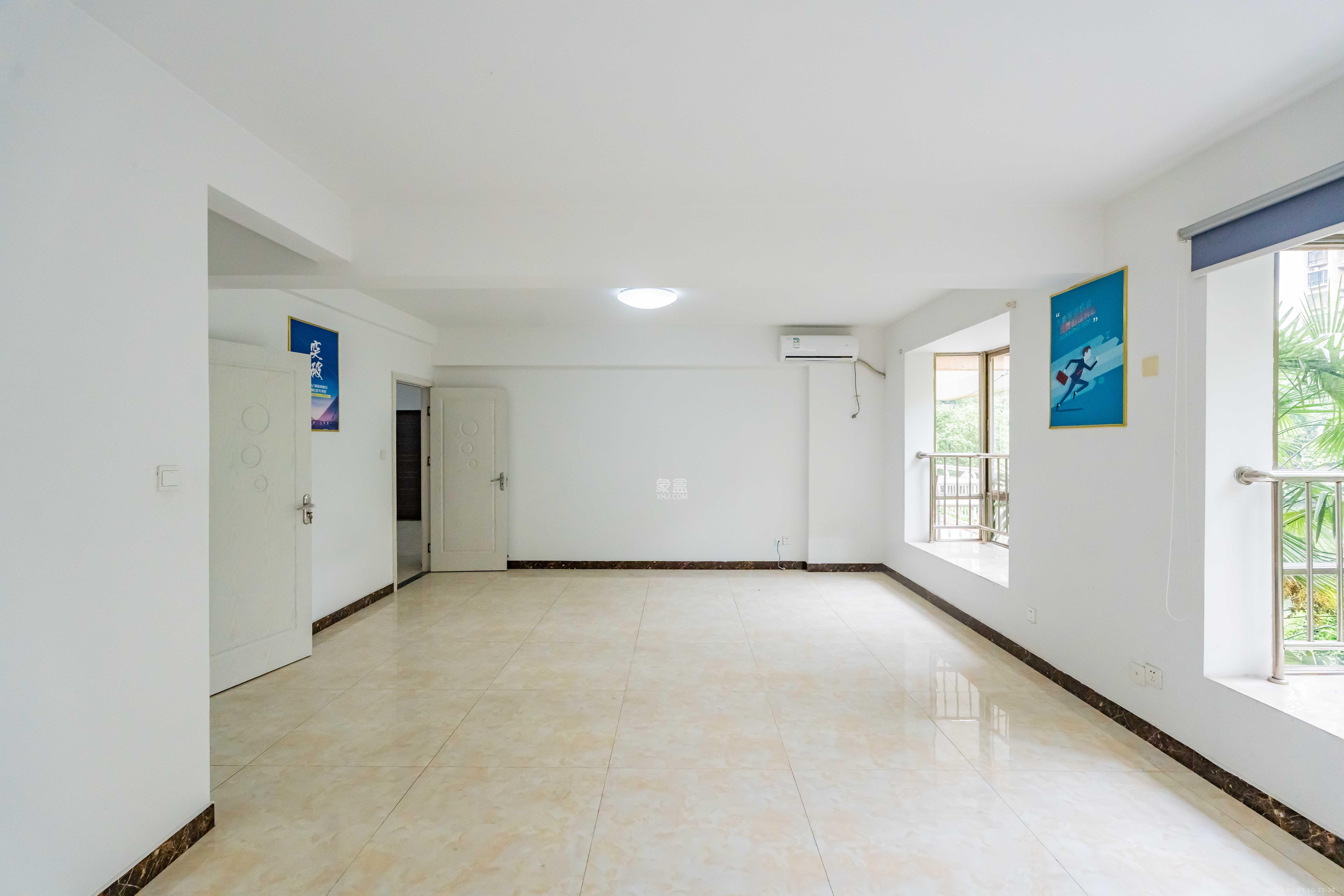 金色比华利  4室2厅1卫    2600.0元/月室内图