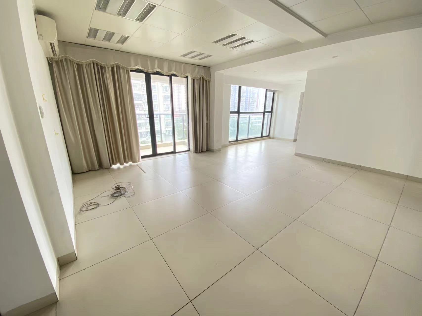 和信广场 3室2厅2卫 4000.0元/月 和信广场 3室2厅2卫 4000.0元/月室内图