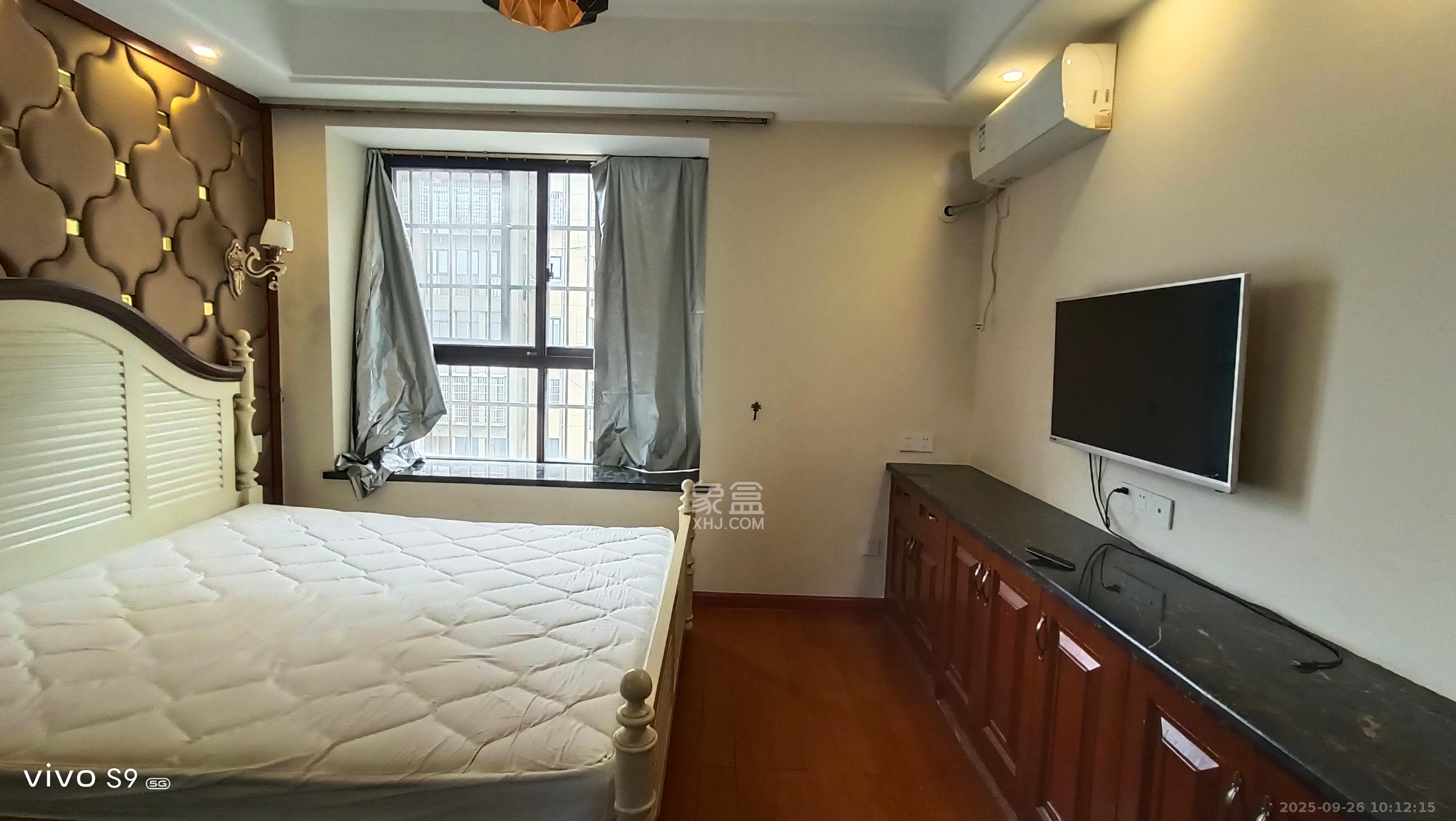 爱琴海岸  3室2厅2卫    2500.0元/月室内图