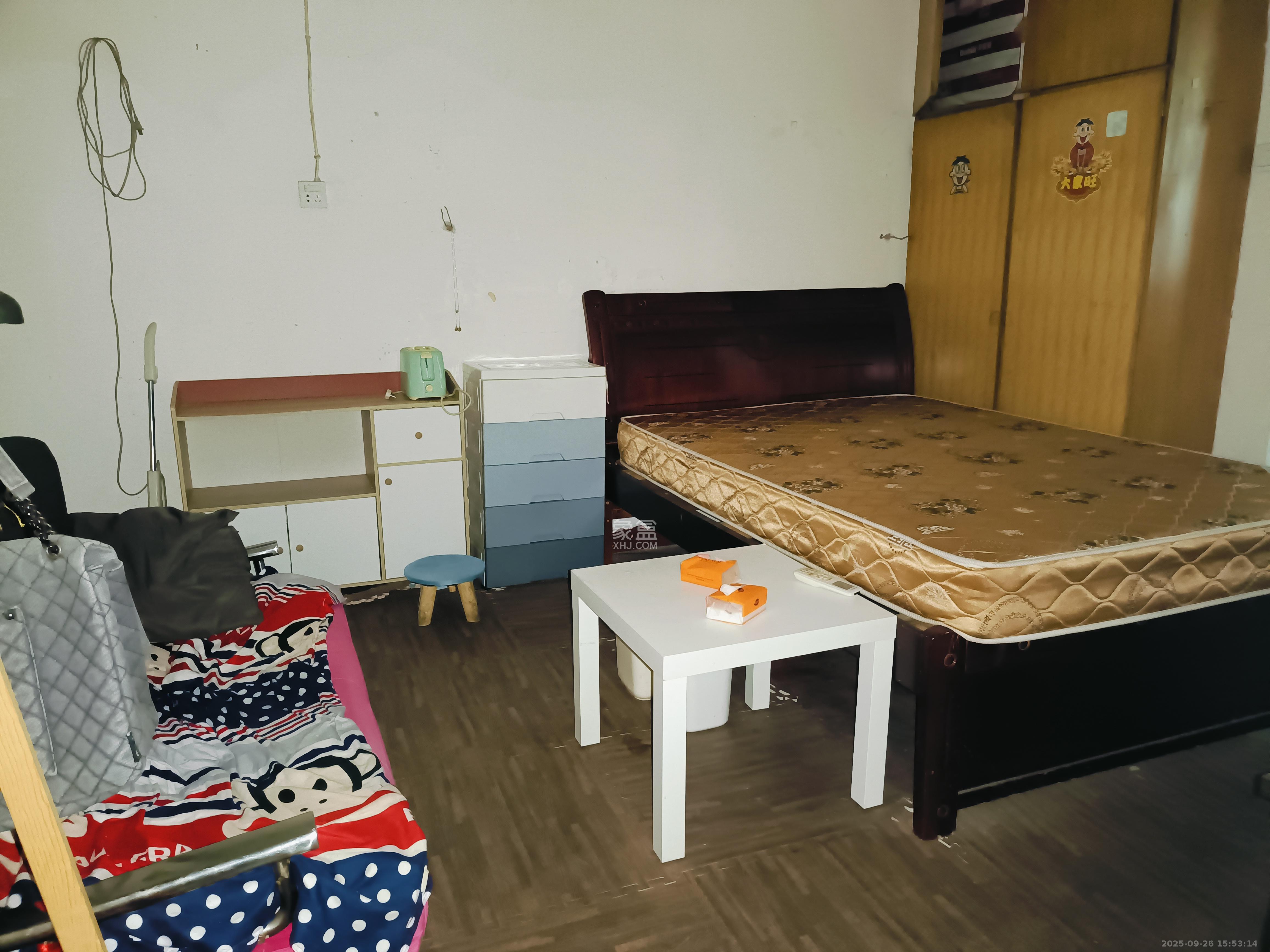 东风路新二村 1室1厅1卫 1000.0元/月 东风路新二村 1室1厅1卫 1000.0元/月室内图