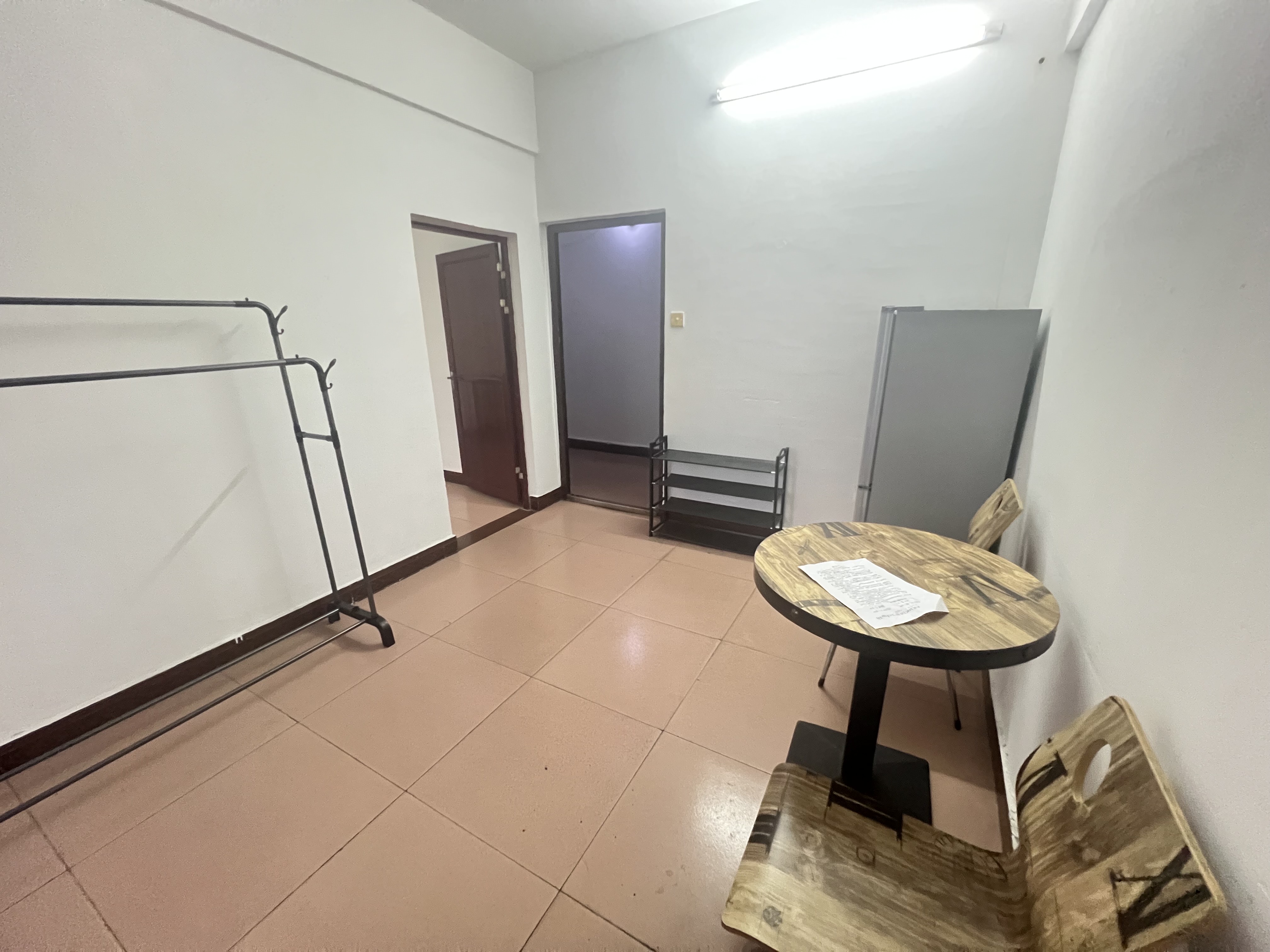 华昌大厦 1室1厅1卫 1500.0元/月 华昌大厦 1室1厅1卫 1500.0元/月室内图