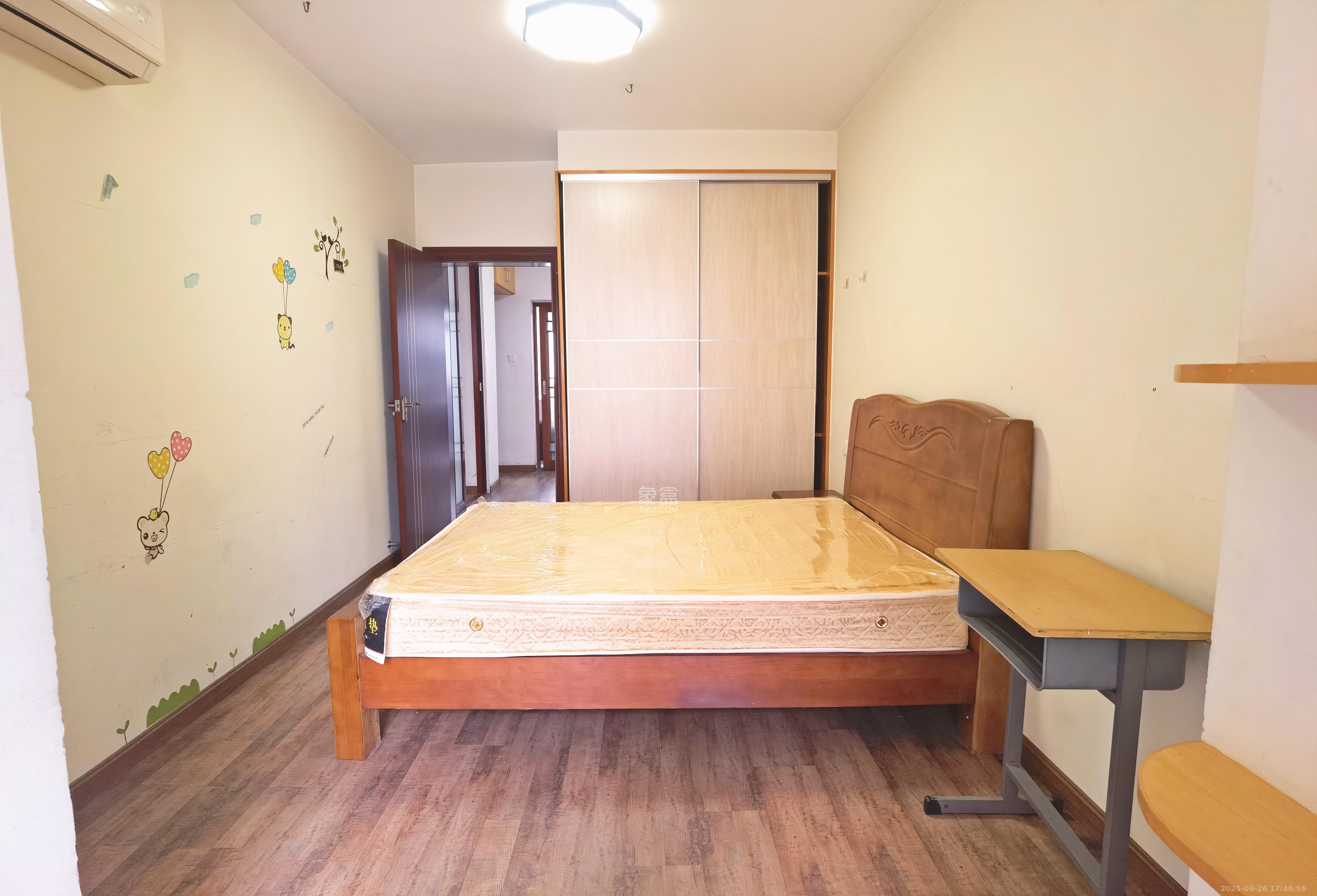 枫林美景  2室2厅1卫   2000.00元/月室内图