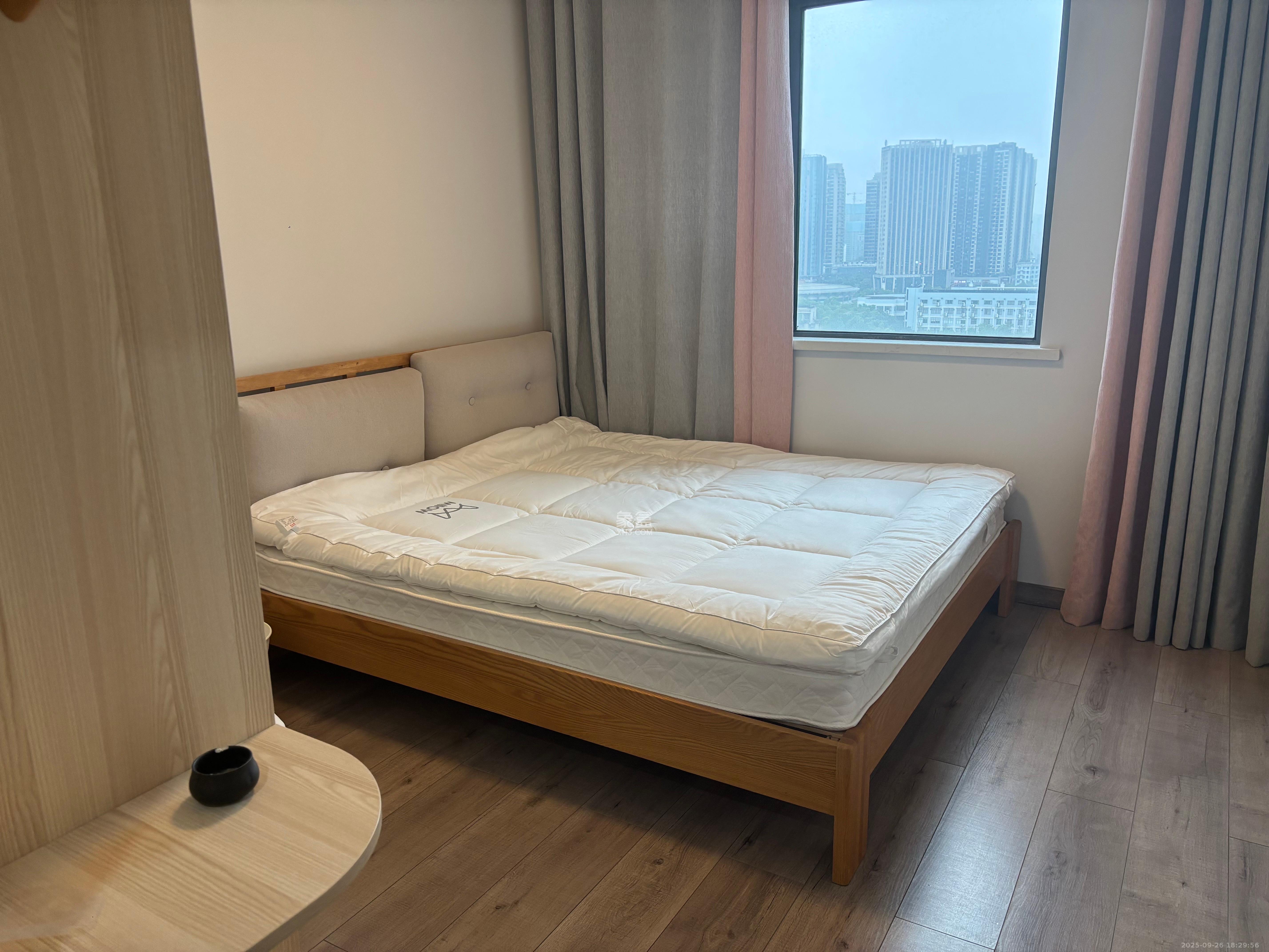 荣盛花语书苑 3室2厅1卫 3300.0元/月 荣盛花语书苑 3室2厅1卫 3300.0元/月室内图