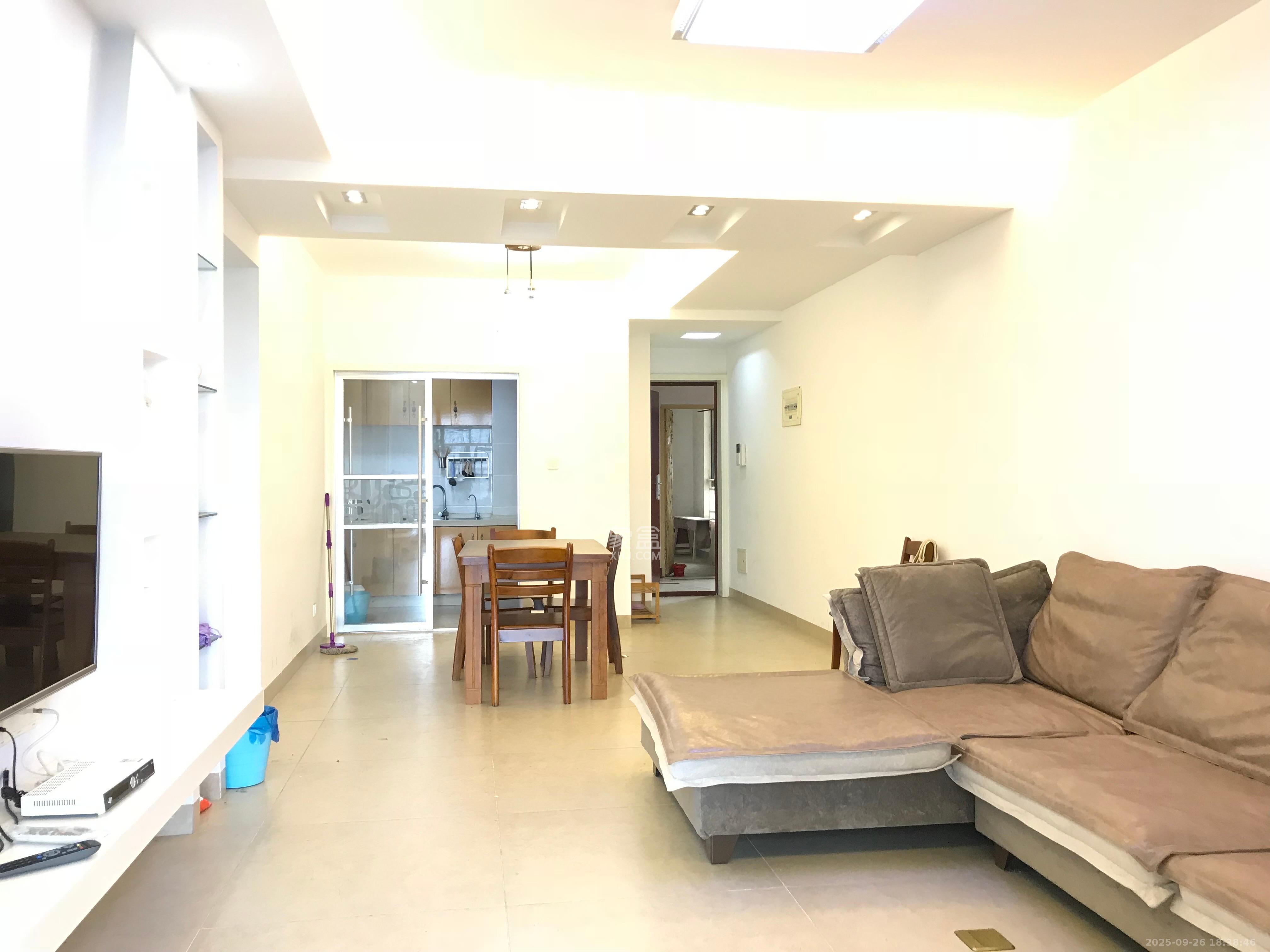 保利麓谷林语C区 3室2厅1卫 2800.0元/月 保利麓谷林语C区 3室2厅1卫 2800.0元/月室内图