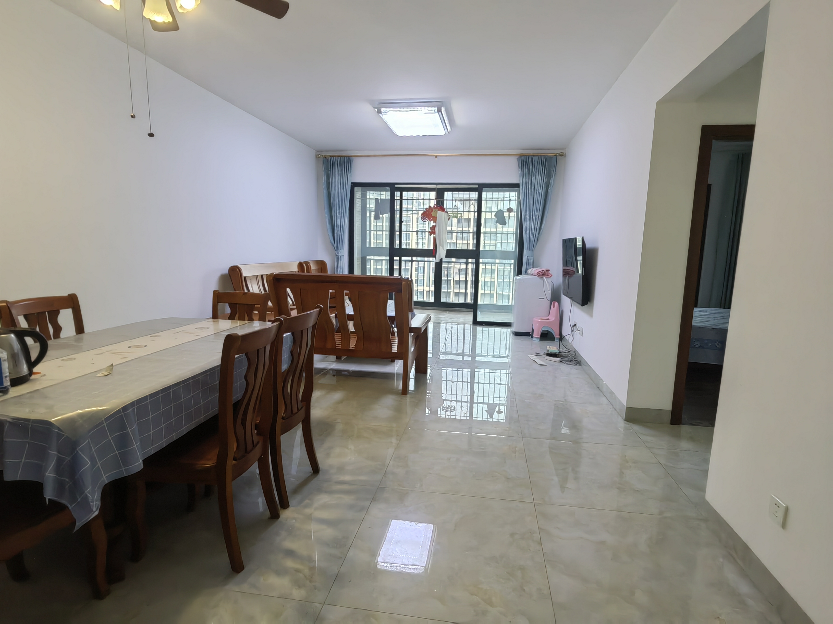 五源河公寓B区 3室2厅2卫 2200.0元/月 五源河公寓B区 3室2厅2卫 2200.0元/月室内图