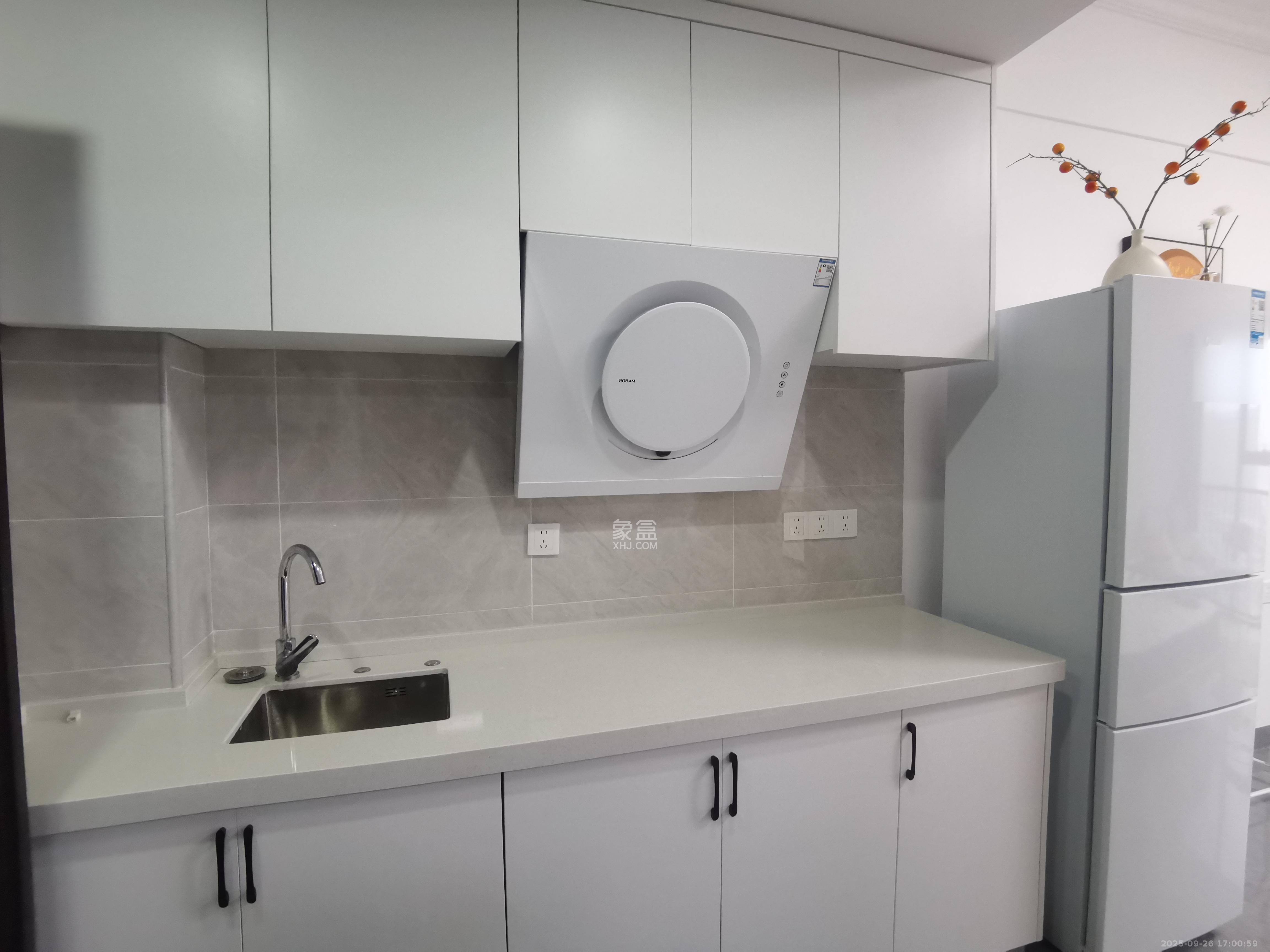 华润置地中心 1室1厅1卫 2000.0元/月 华润置地中心 1室1厅1卫 2000.0元/月室内图