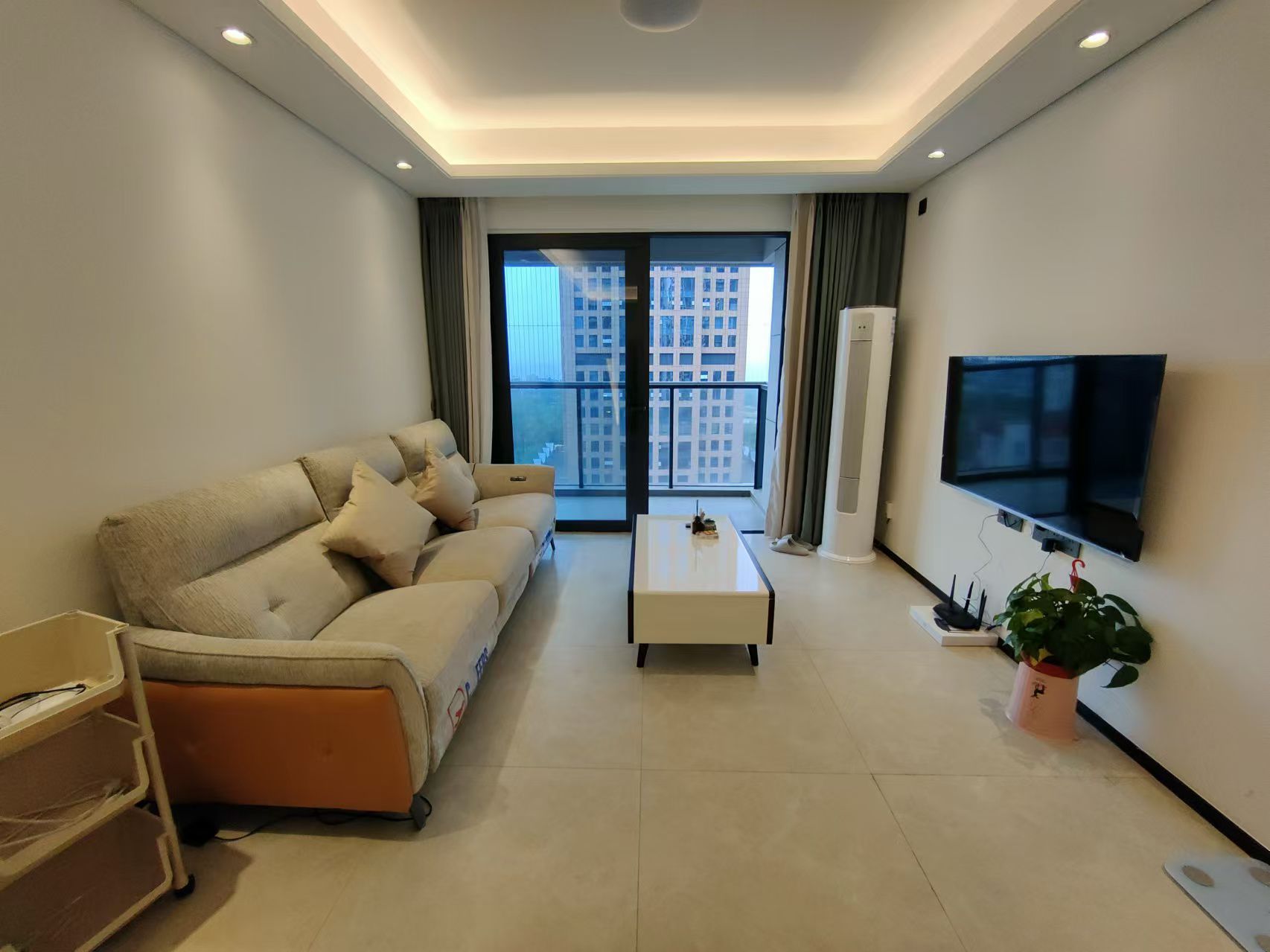 华润中心三期 3室2厅2卫 5000.0元/月 华润中心三期 3室2厅2卫 5000.0元/月室内图