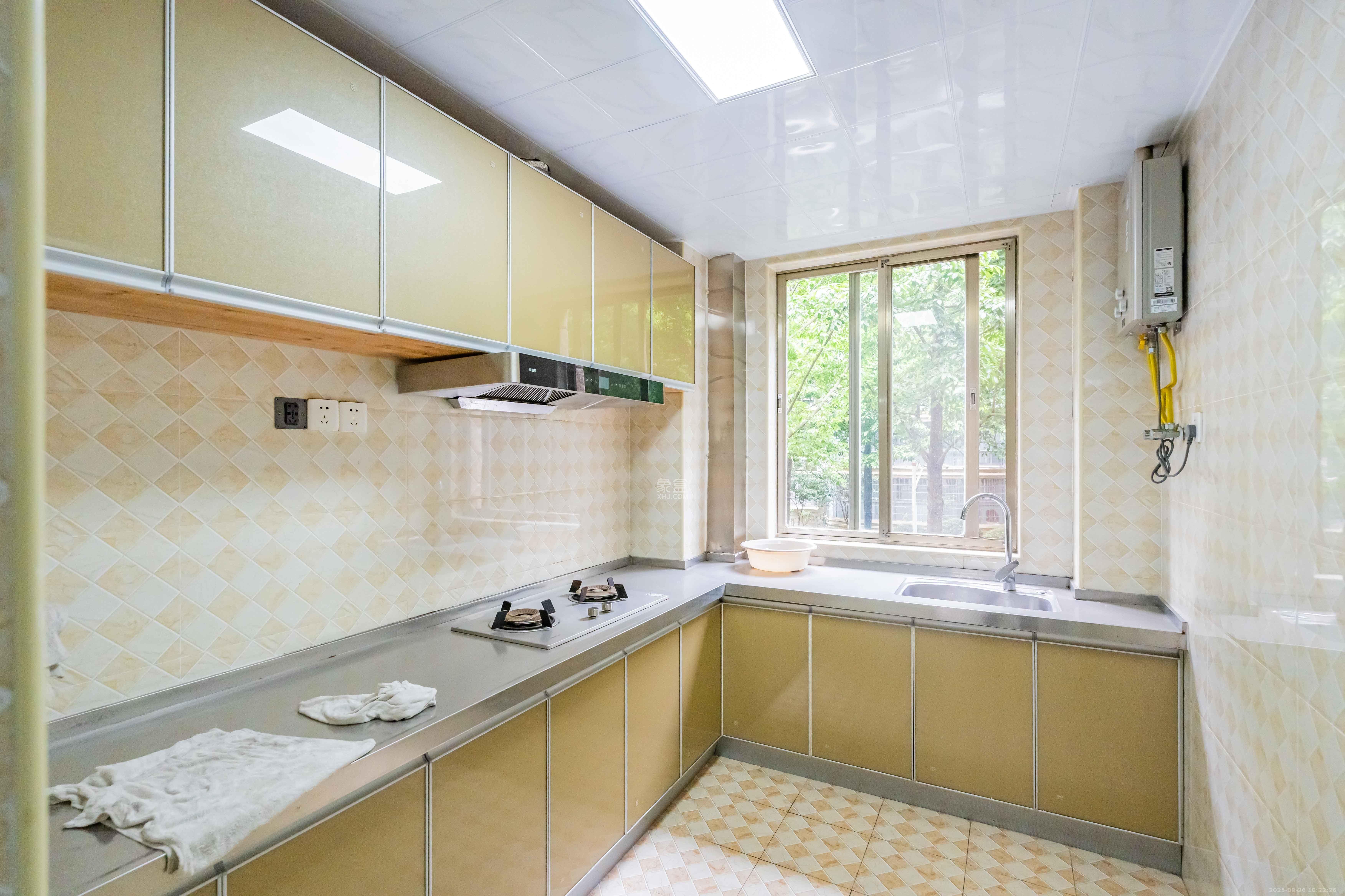 金色比华利  4室2厅1卫    2600.0元/月室内图