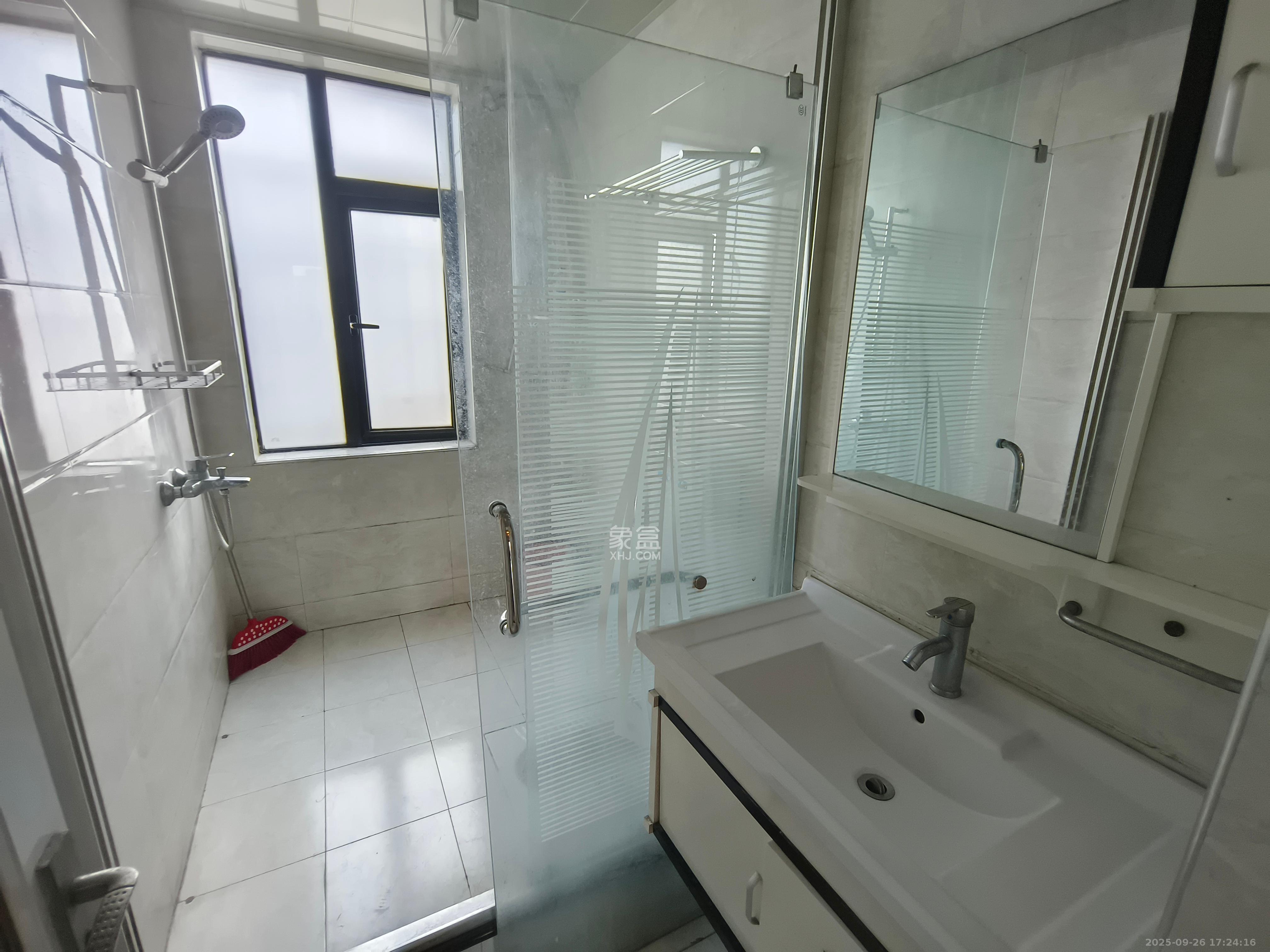 西城龙庭 3室2厅1卫 2200.0元/月 西城龙庭 3室2厅1卫 2200.0元/月室内图