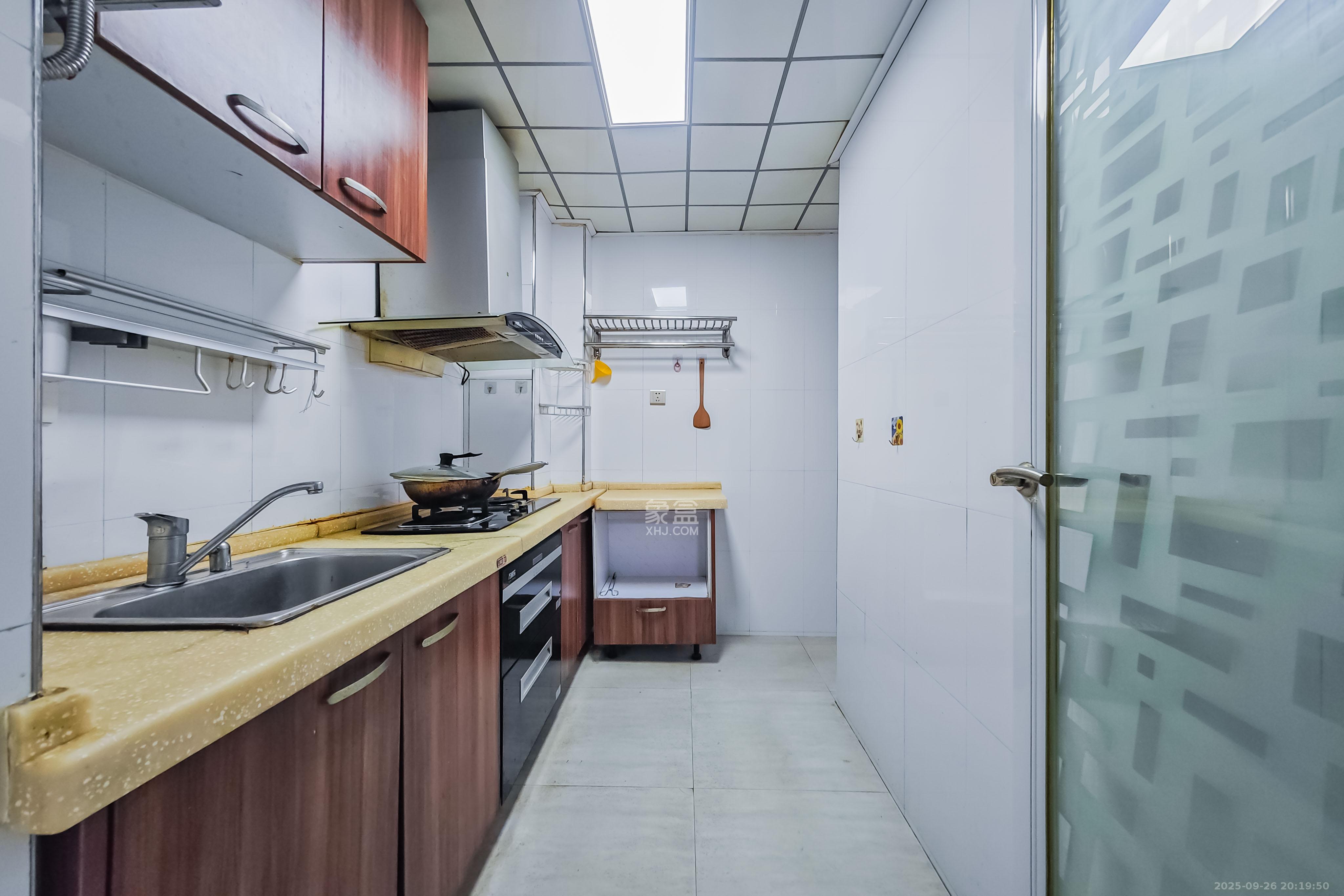 天凯东苑  2室1厅1卫    56.0万厨房